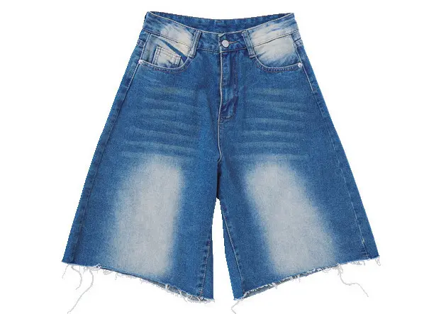 パンツ¥2749(Dispark)/WEGO