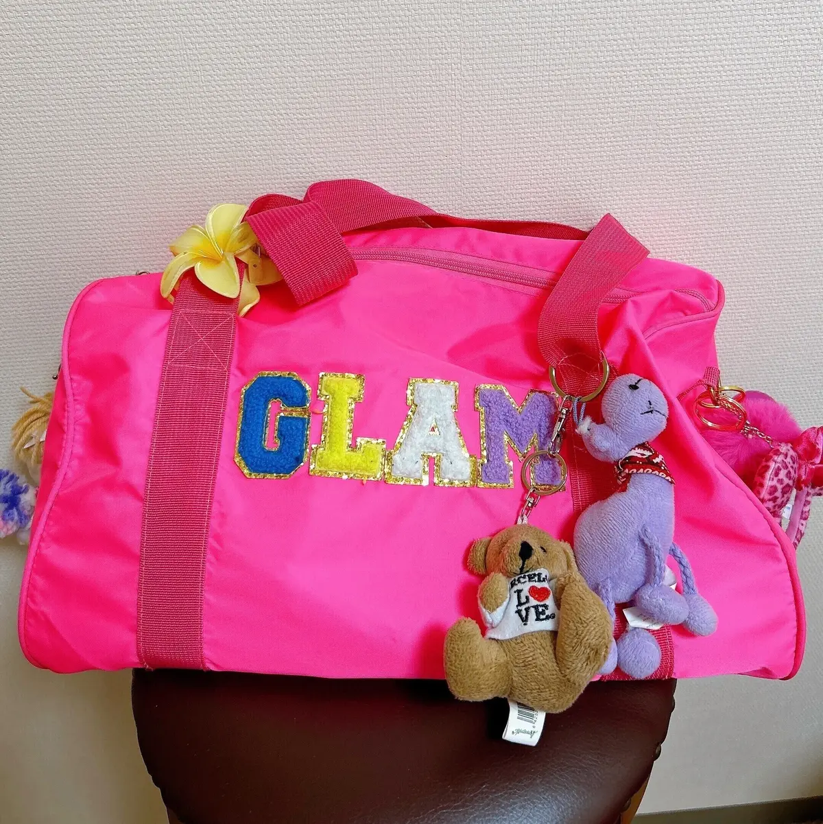 学校用に新しいバッグが欲しいと思っていた。超好みのデザインで一目惚れして即決！