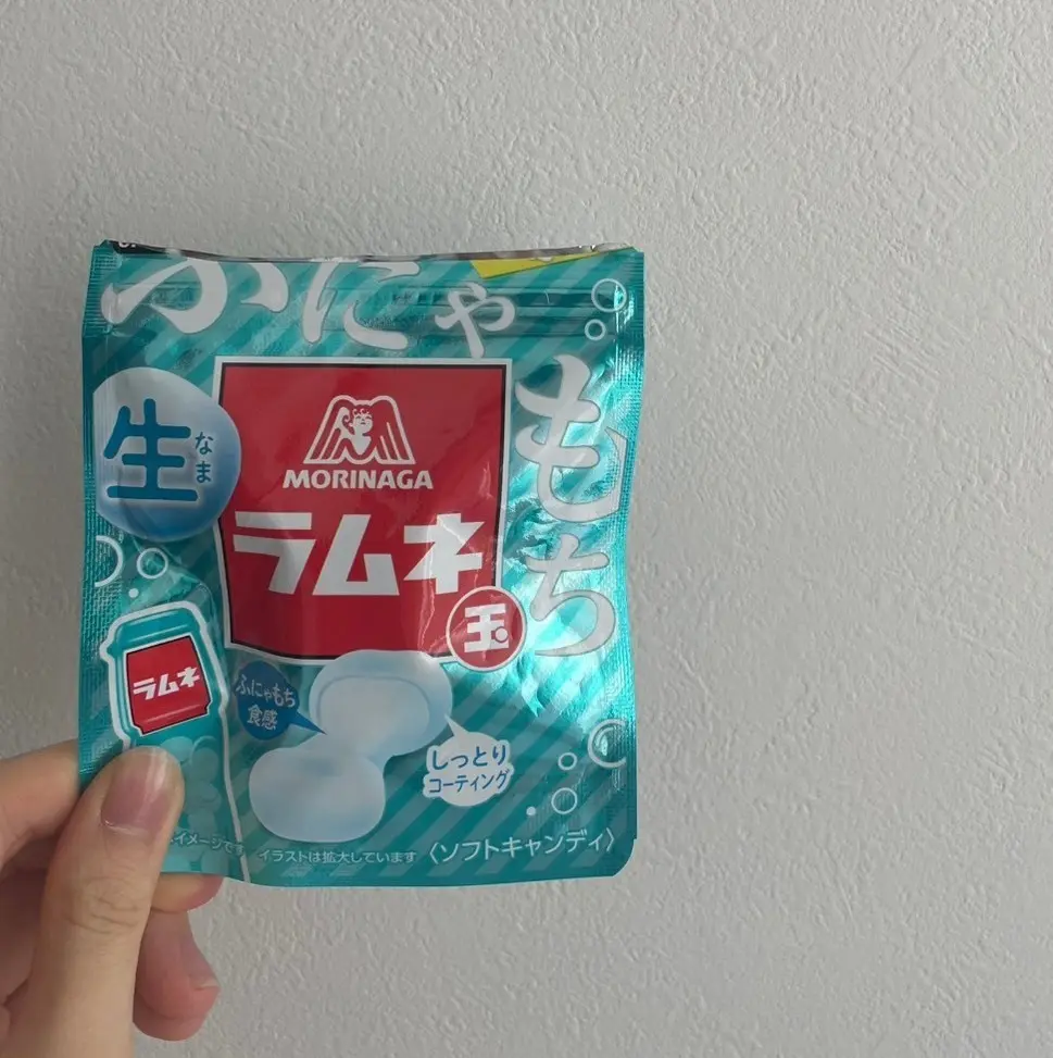 滝口芽里衣 ラムネのお菓子