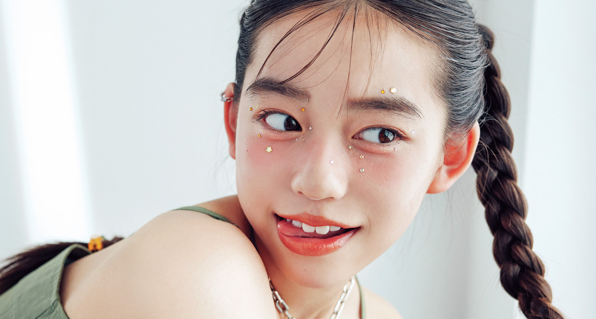 夏カラーで可愛く盛れる！イエロー＆オレンジメイクHOW TO | Seventeen-Web