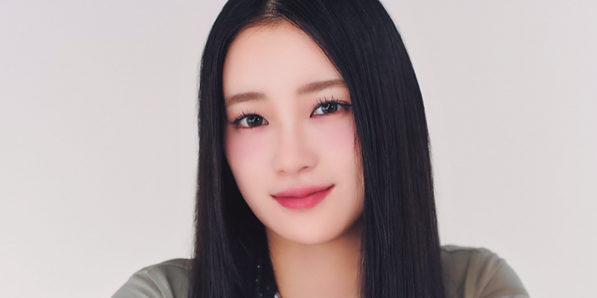 MIUさんに質問！【ME:IのJK時代&推しTALK】 | Seventeen-Web