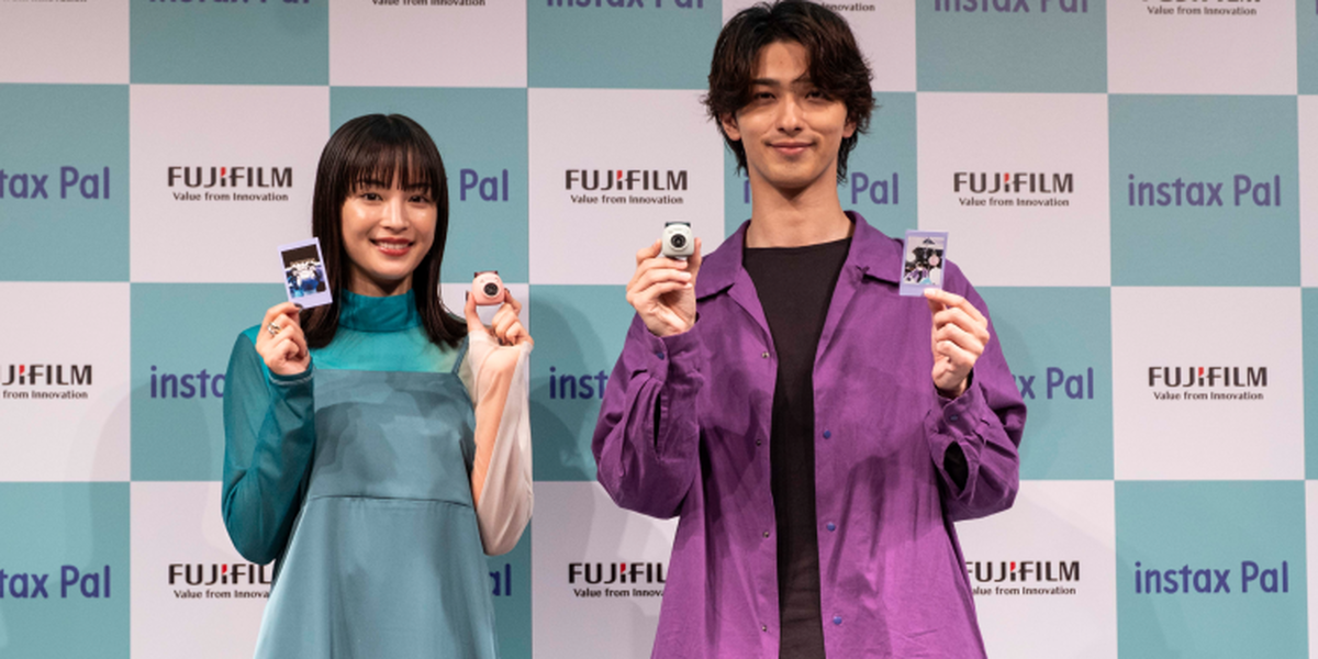 広瀬すずさん、横浜流星さんが手のひらサイズの新しいチェキに挑戦した