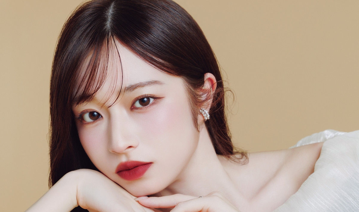 葛西杏也菜がワンホン美女メイクにトライ！【JK大好きコスメで4大