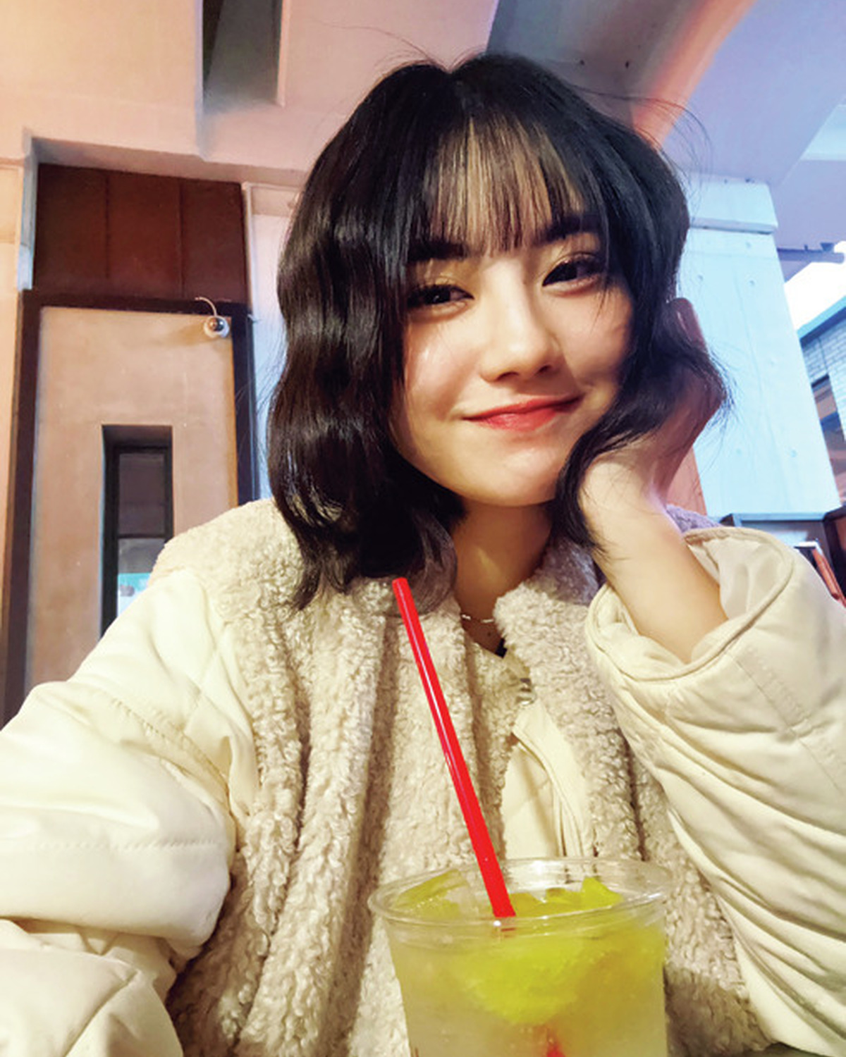【関谷瑠紀】休日も必ず外に出る派！ カフェでゆったりと♡
