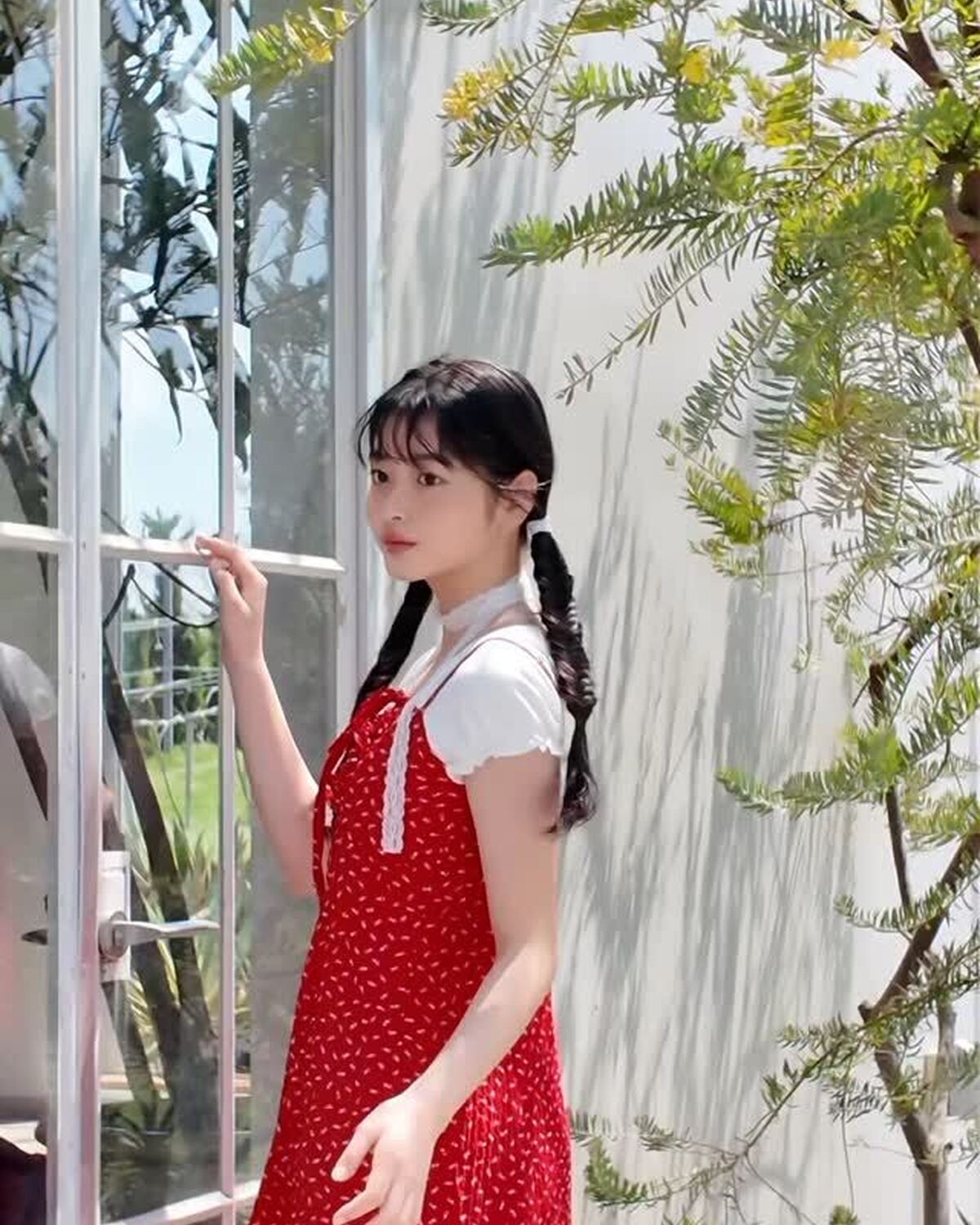 夏号でも、さらに磨かれた芽里衣のビジュが際立ちすぎ👼🏻🍃✨真っ赤なワンピースも似合ってるよね❣️#Seventeen #セブンティーン #ST夏号 #雑誌 #ファッション雑誌 #Seventeen夏号