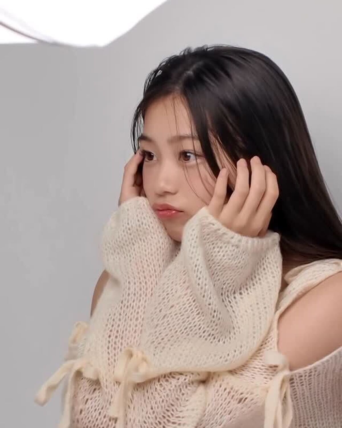 バブみ強めなあいにゃんが可愛すぎる👼🏻🫧お肌もツヤツヤ＆もちもちで透明感がすごい🤍JKベストコスメ大賞のオフショ🎥#稲光亜依 #STモデル #高校生 #可愛い女の子 #ロングヘア