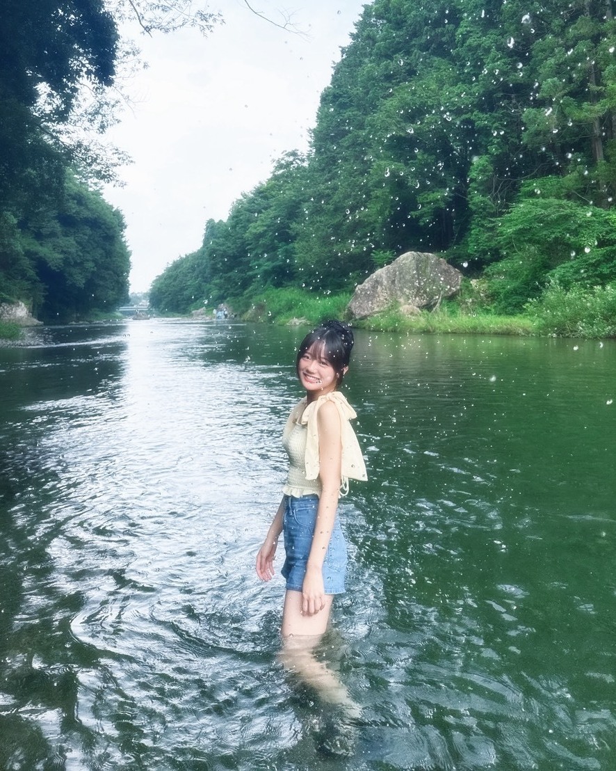 【中島瑠菜】川で夏を満喫！