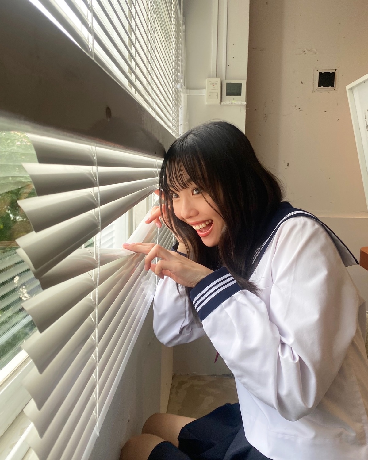 麗世は見た👀💥✨学校撮影のときに校庭を眺めるれいちゃんを発見💡かわいかったのでついオフショに収めました🥺💓#松本麗世 #STモデル #高校生 #セーラー服 #ljk