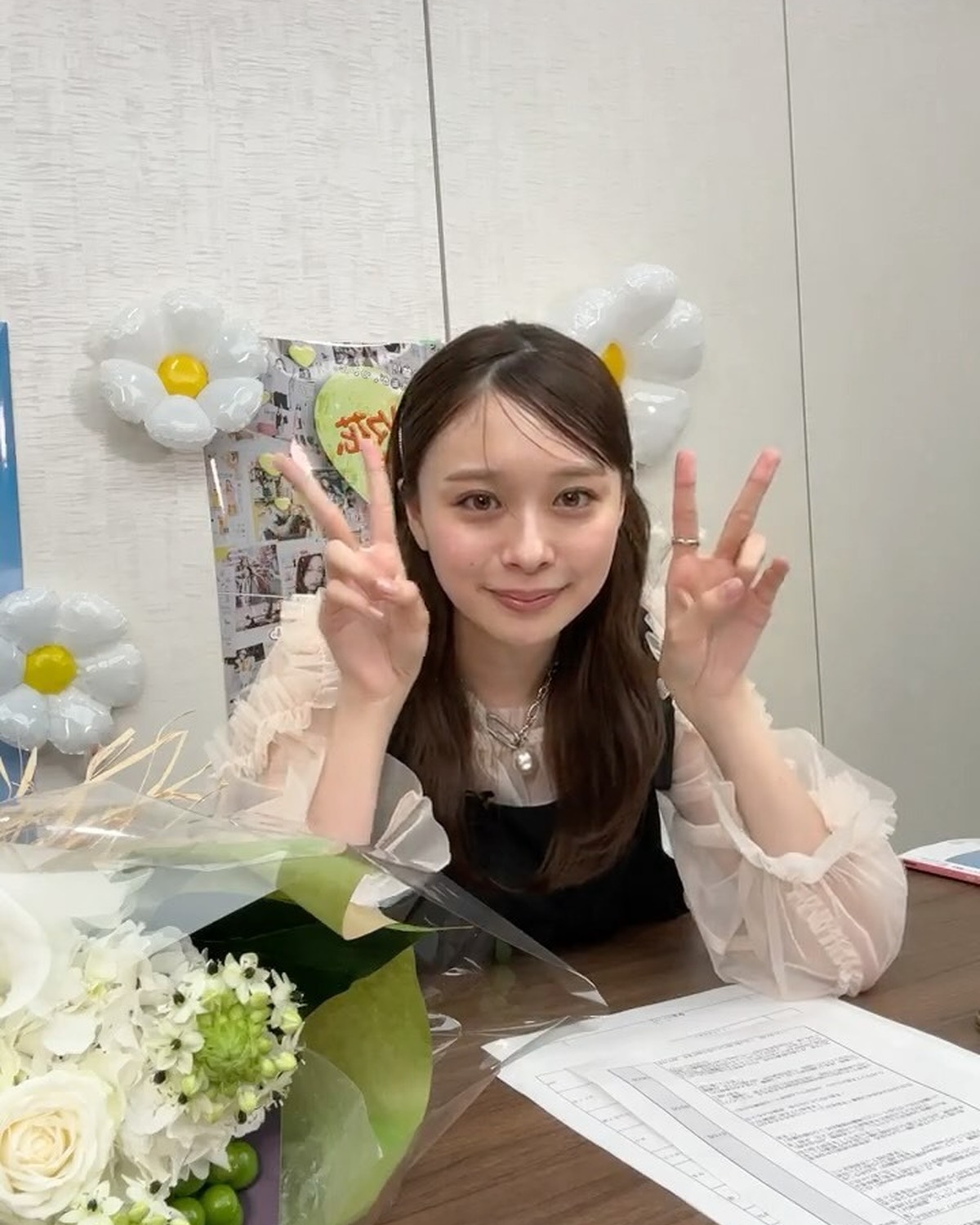 #田鍋梨々花 卒業記念生配信📺💐9月16日発売のSeventeen秋号をもってST㋲を卒業する梨々花が、STでの思い出、卒業のこと、秋号のことをライブ配信でたくさんお話し🗣️✨発売したての秋号の中身も