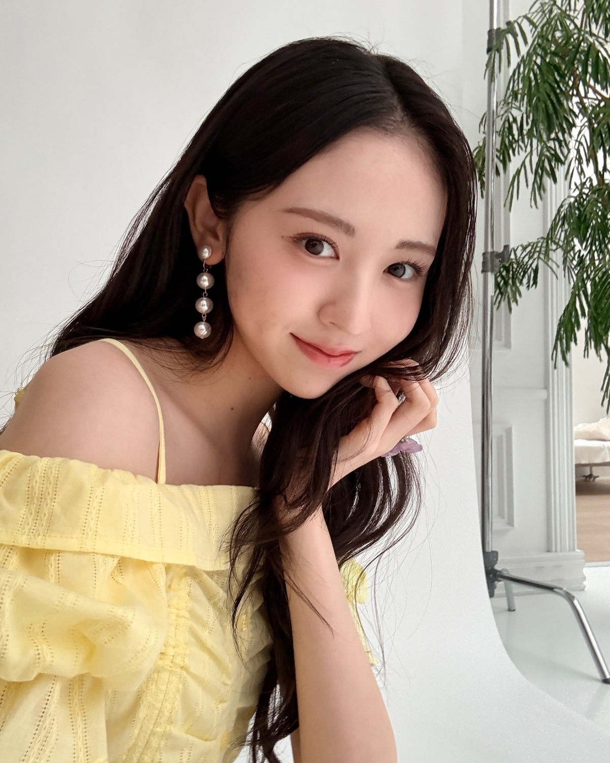 美沙希のオフショットをたっぷりと💛🪽2枚目は撮った写真を確認しているところ📸チェックもしっかり✨欠かせません😎#入江美沙希 #Seventeenモデル #可愛い女の子 #ロングヘア