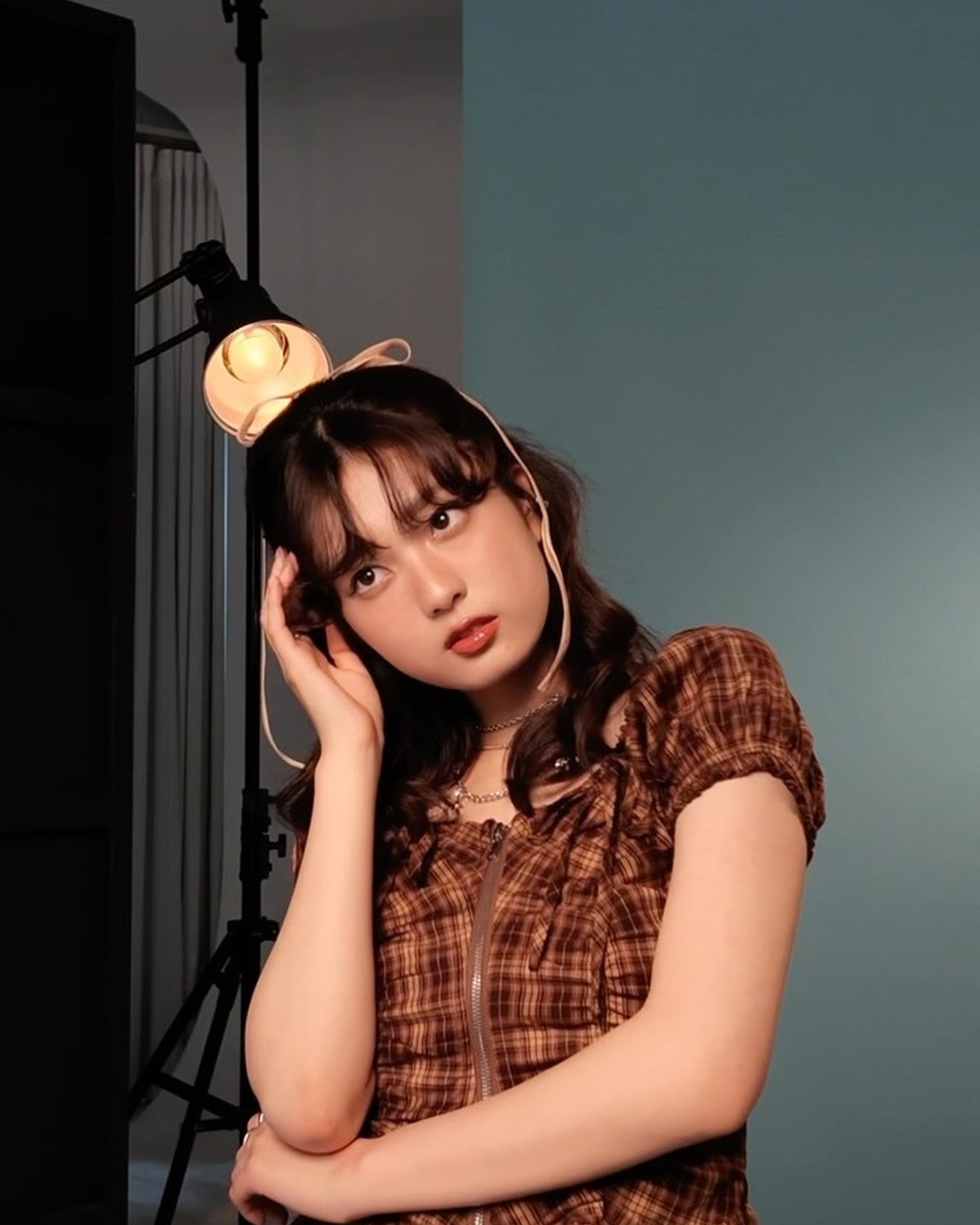 THE MODEL MODE✨な、まほち🤎衣装やメイクに合わせた表情も完璧でかわいすぎる🎀⊹₊⟡⋆˚⊹—————————⊹₊⟡⋆˚⊹Seventeen秋号発売中📖🤎STモデルのオフショットがもっとみた