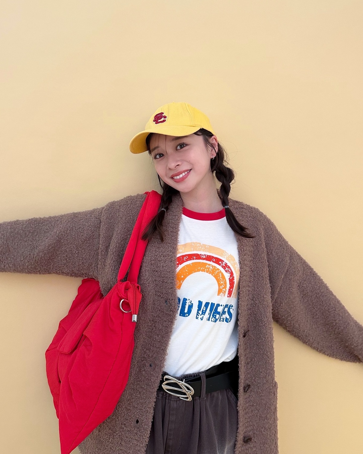 ホットドッグな梨々花🌭❤️食いしんぼコーデ🤤2、3枚目が可愛すぎるからスライドして見てね🤣🎶#田鍋梨々花  #セブンティーン #セブンティーンモデル #stモ #STモデル #seventeenモデル