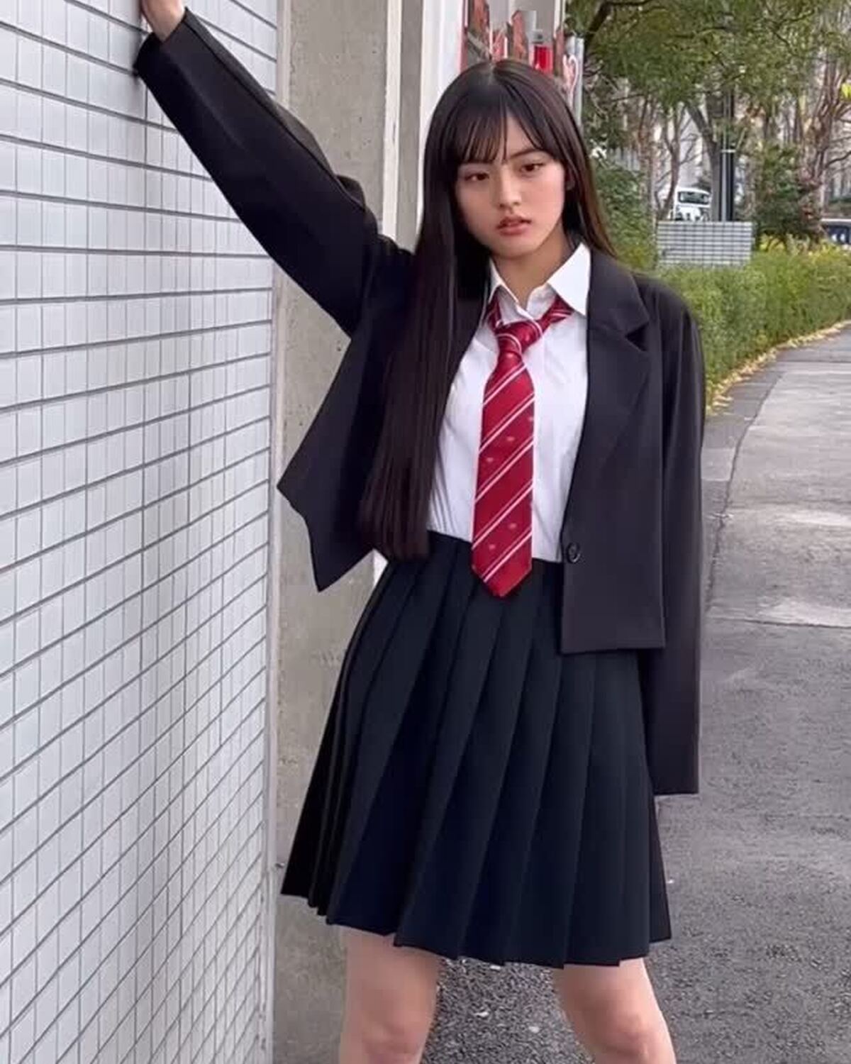クールに黒ブレザーor王道清楚っぽなブラウンブレザー🏫どっちのゆうちゃん派？🖤🤎制服の着こなし方で雰囲気を操っちゃお😎🪄#Seventeen #セブンティーン #ST #雑誌 #ファッション雑誌 #竹