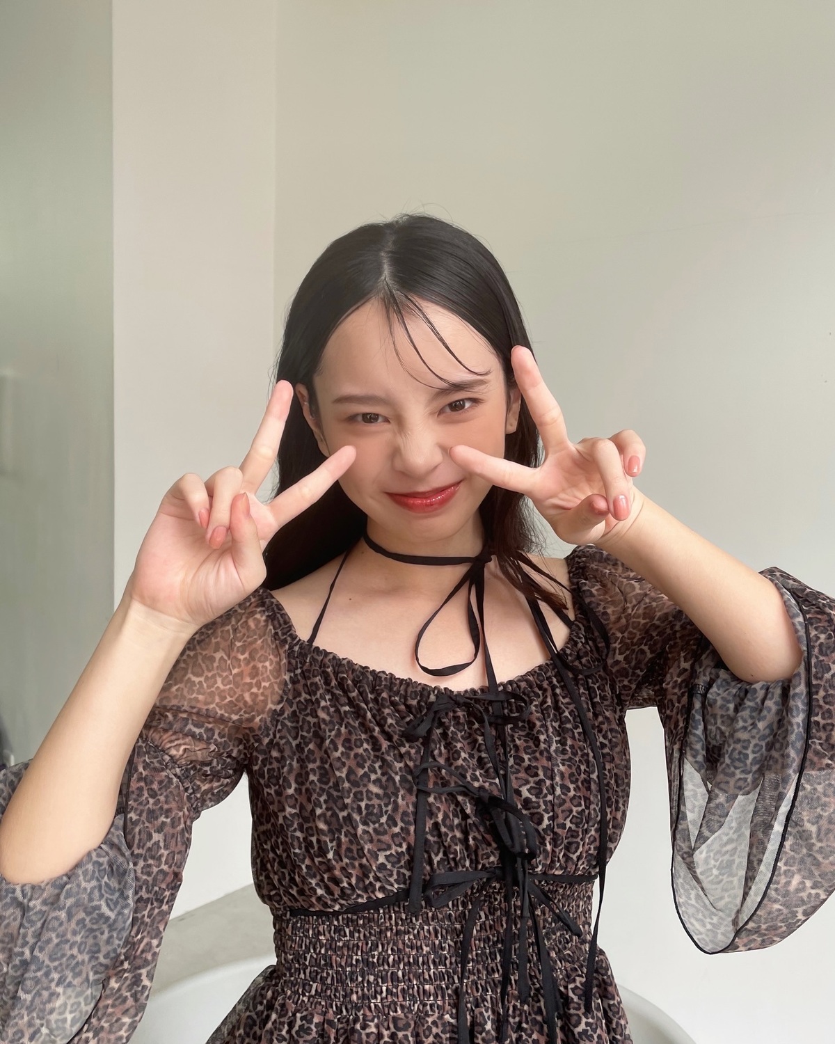 ⋆˙⟡ 𝐇𝐚𝐩𝐩𝐲 𝐁𝐢𝐫𝐭𝐡𝐝𝐚𝐲 𝐌𝐀𝐔 ⋆˙⟡昨日1月24日は小國舞羽ちゃんのお誕生日👸🏻🎂💓冬号のオフショでお祝い🎉撮影で耳ツボジュエリーをしたよ👂なアピールをしてます🥹💫みんなもコメントで一