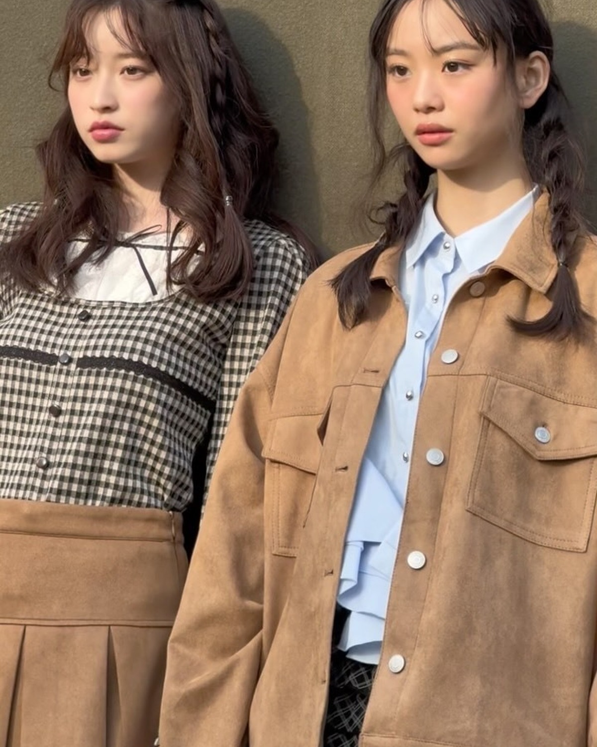 あやなとれいよ👭🏻🤎衣装とヘアメイクに合わせて表情もクールめに😼✨最後の笑顔がかわいすぎっ🫶🏻⊹₊⟡⋆˚⊹—————————⊹₊⟡⋆˚⊹STモデルのオフショットがもっとみたいコは@seventeenj