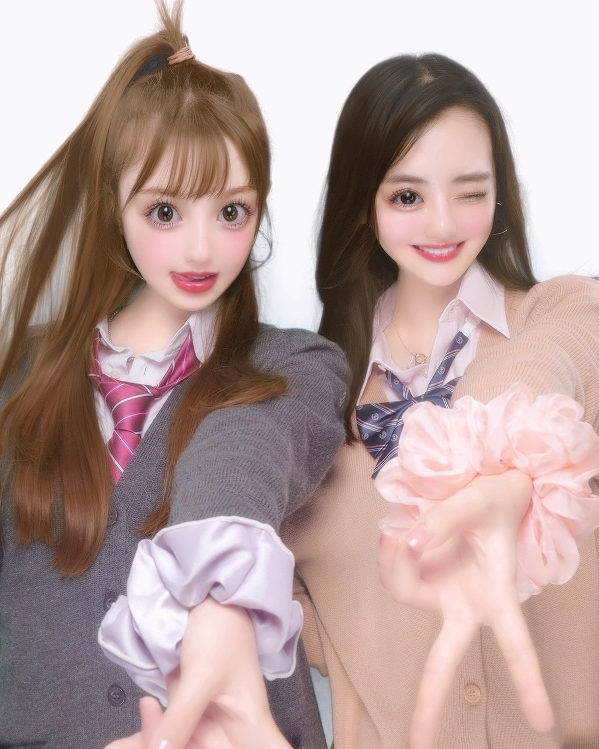 アオるきのプリクラを特別に投稿しちゃいます👭🏻💕Seventeen秋冬号のLJK企画でプリクラを撮ったよ💓誌面では掲載しきれなかったのでインスタで🥺ポーズも参考にしてみてね🎵#セブンティーン #Sev