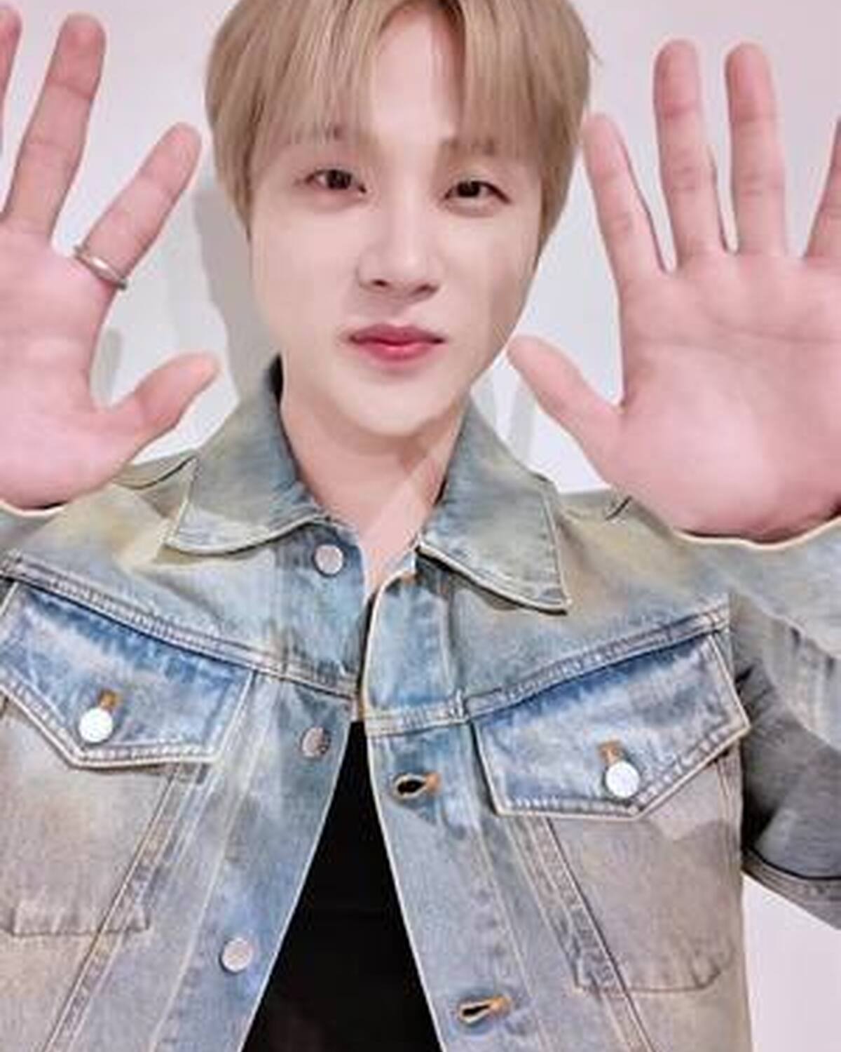 iKONのJAYさんが7/31にソロフルアルバム『207』をリリース🎧🎶 Seventeen読者に向けたスペシャルメッセージが届いたよ💌 ST-Webでは、グループのことから学生時代の思い出、ファン自