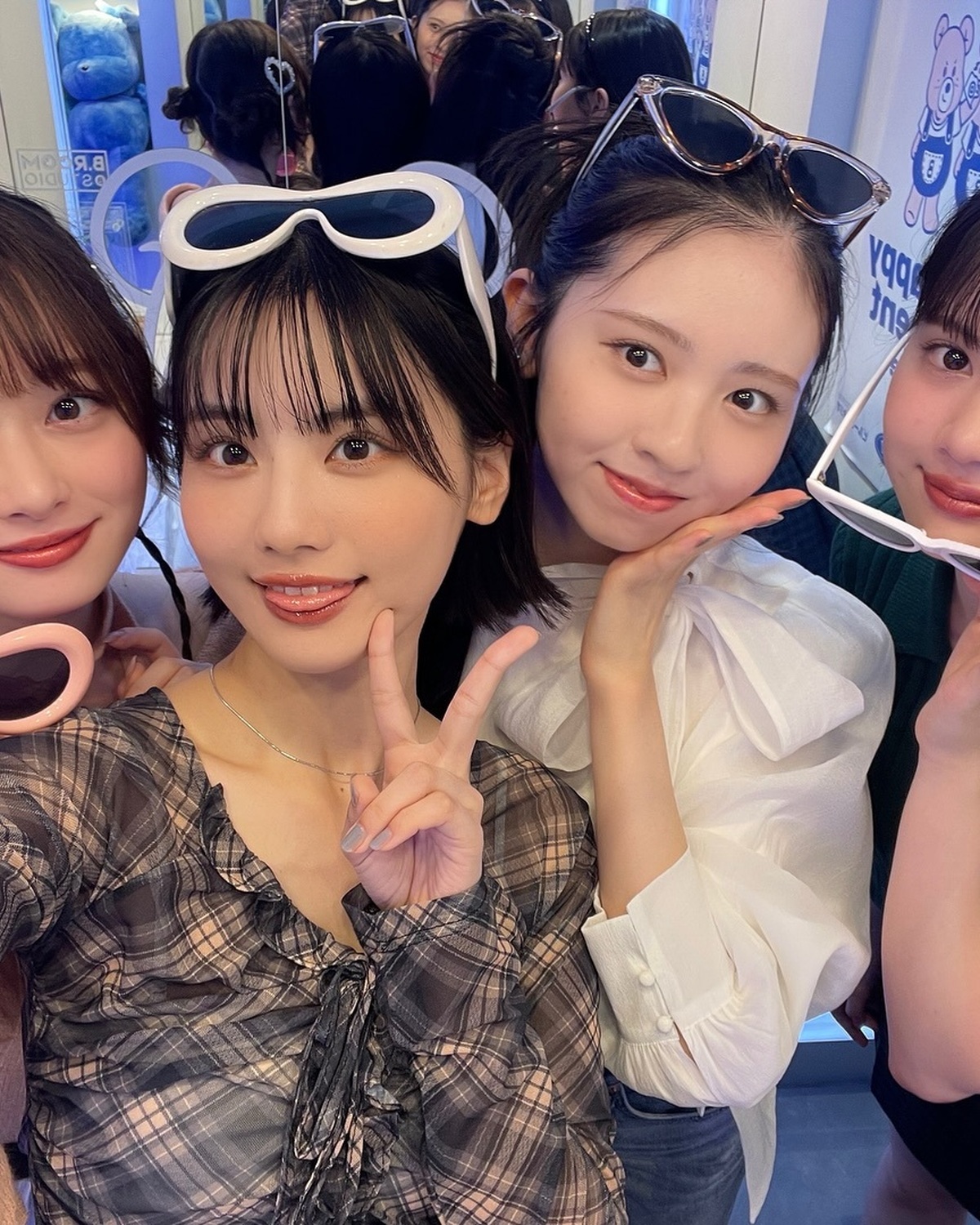 Seventeen秋号📖発売中💗昨日発売した秋号はもうGetしてくれた？🥺今日からオフショットもどんどん🆙していくよ🫶🏻まずは本人たちも、ファンのみんなも念願の…♡みさせいるきゆな着回し企画のオフショ