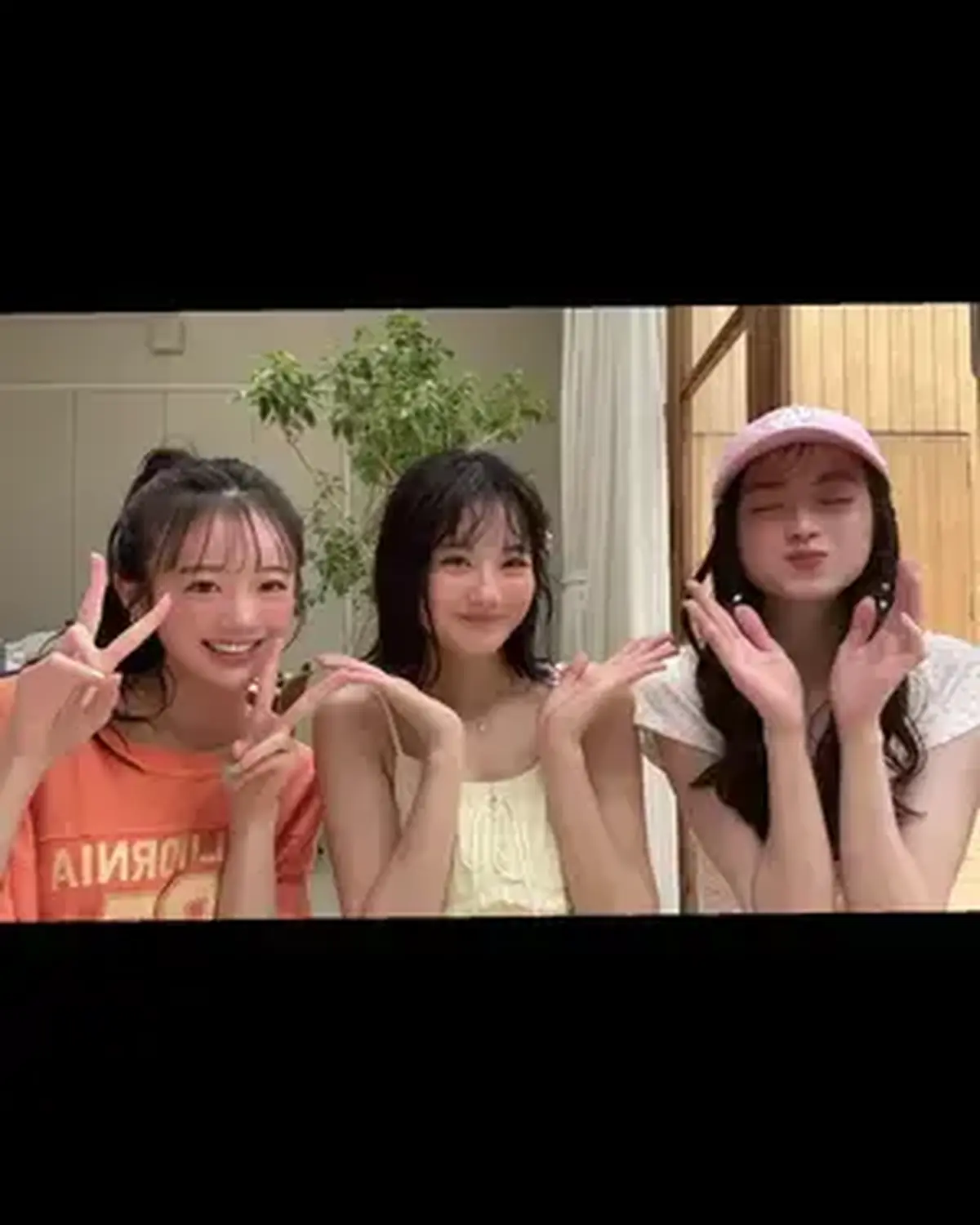 みんなまだまだ夏楽しんでる？🥺🌊🌻 #中島瑠菜 #関谷瑠紀 #葛西杏也菜 #Seventeenモデル #夏服 @葛西杏也菜 @中島瑠菜 @関谷瑠紀