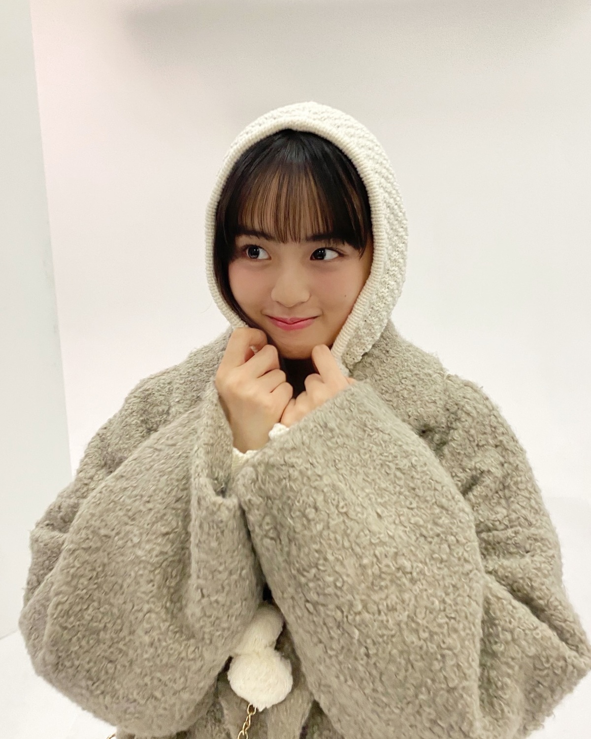 冬の妖精を発見🪽✨フードをかぶると雪だるまみたい☃️冬コーデの優名もかわいすぎた🤍🤍#竹下優名 #ゆうちゃん #冬コーデ #stモデル #jk