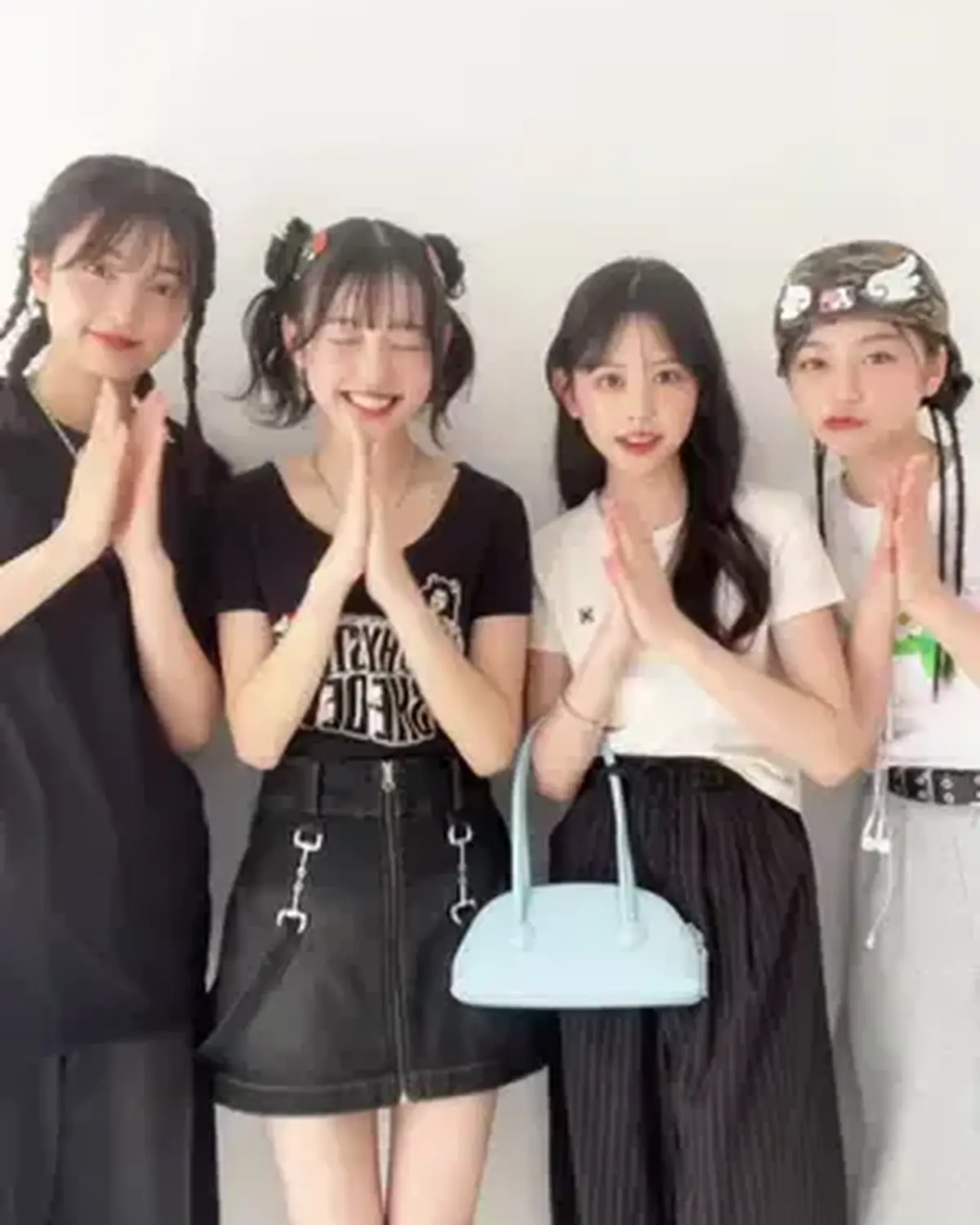 8月もあと2日〜〜😳✨みんなこの夏も楽しんだ？🍉 #Seventeenモデル #梶原叶渚 #堀口真帆 #宮迫翠月 #稲光亜依
