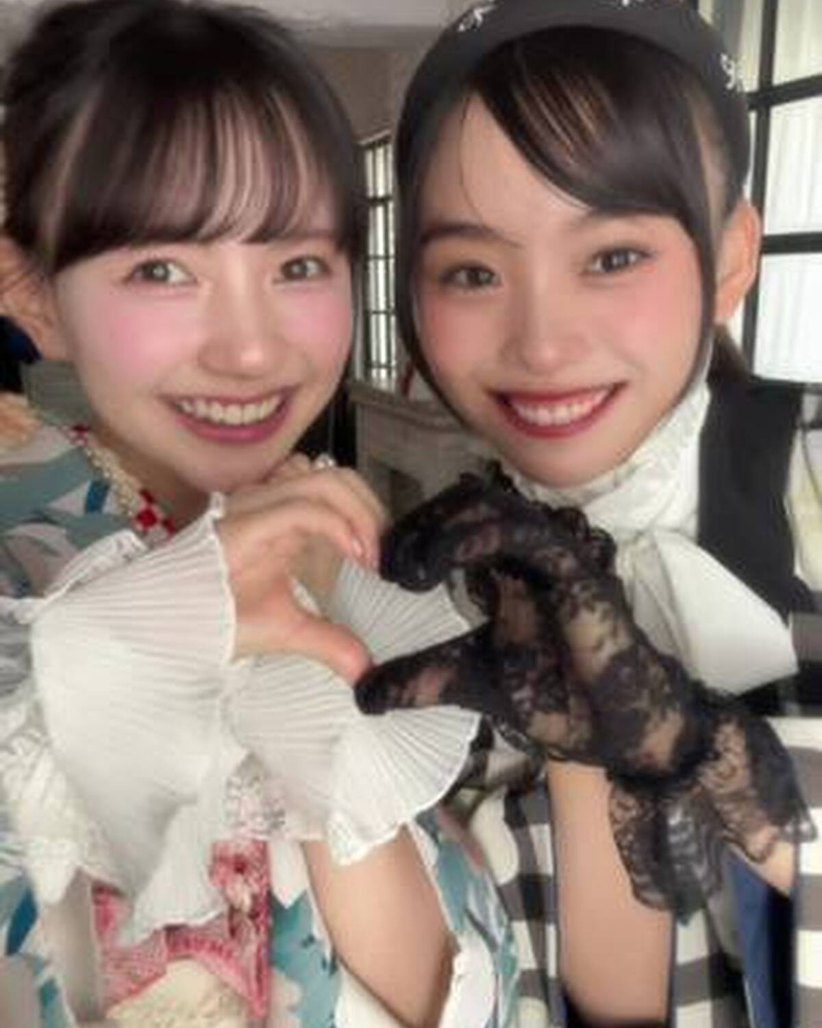 みんなお正月は楽しんでますか？🥰🎍 今年もよろしくお願いします🫶🏻 byここあ&れいよ💓 #河村ここあ #松本麗世 #振袖 #あけおめ #成人式　@松本麗世🧸️️️⛅️ @河村ここあ