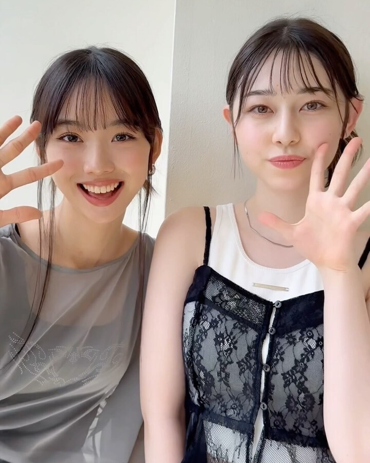 発売中の夏号撮影で高校2年生㋲が全員集合👭🏻💕最強カワイイ７人🥺全員が全員こんなに可愛いことってある？🤦🏻‍♀️💕(あるんです‼️大声)みんなキャラも個性も違って良いよね🌟自慢の専属モデルたち🥰動画左