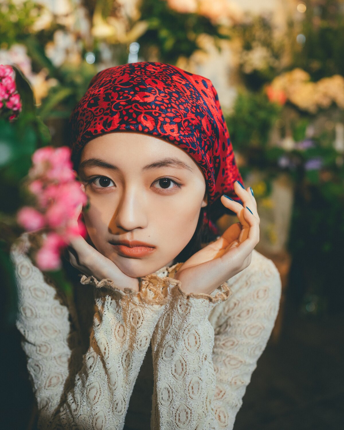 #上坂樹里 が着る古着コーデ🌺夏号のアザーカットを大公開！発売中の誌面もぜひチェックしてね✨撮影／東 京祐　スタイリスト／高野麻子　ヘア＆メイク／茂木美鈴　モデル／上坂樹里（STモデル）　構成／道端舞
