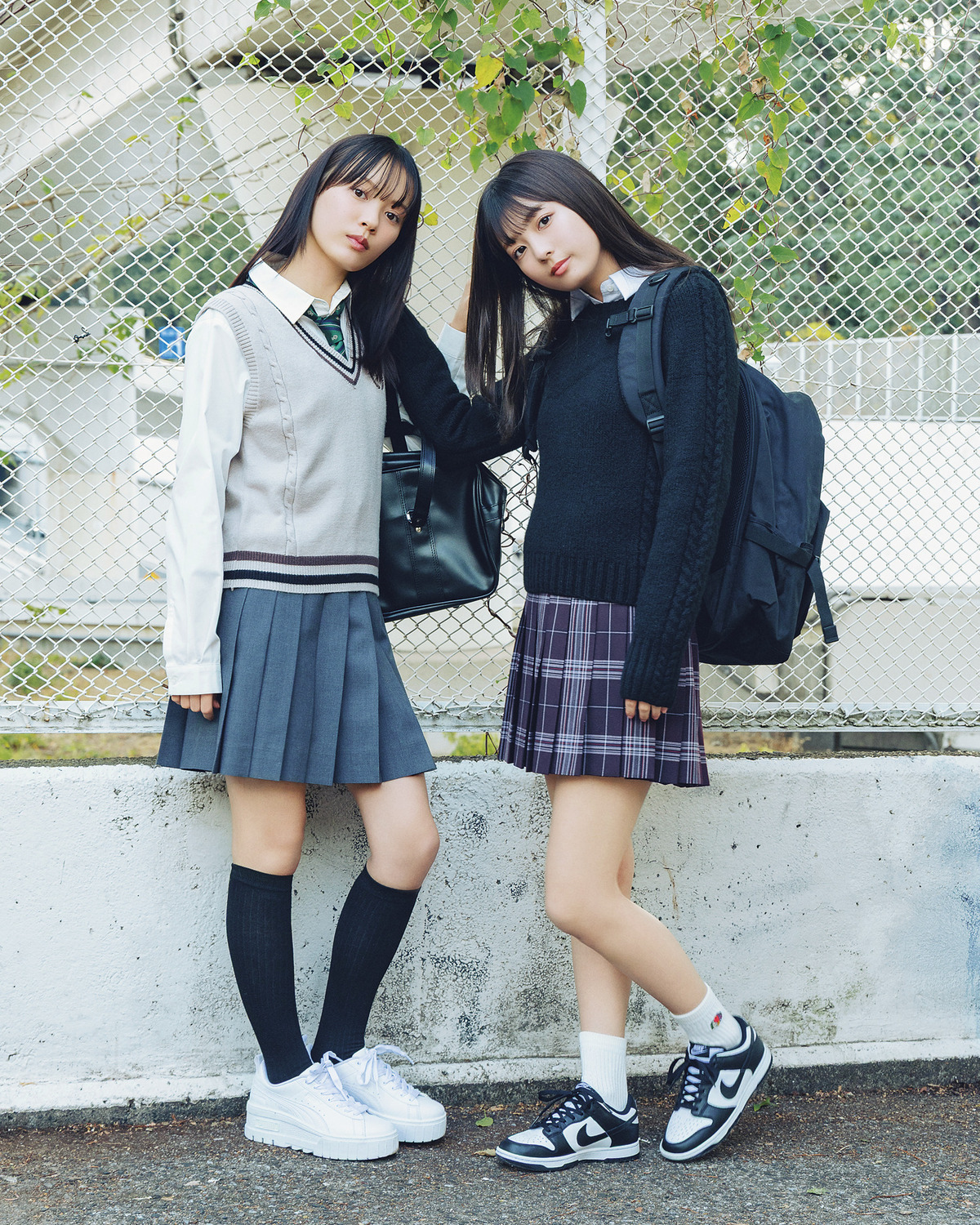 制服コーデのスニーカーはNIKEのダンクかPUMAの厚底が人気！【2026制服News】