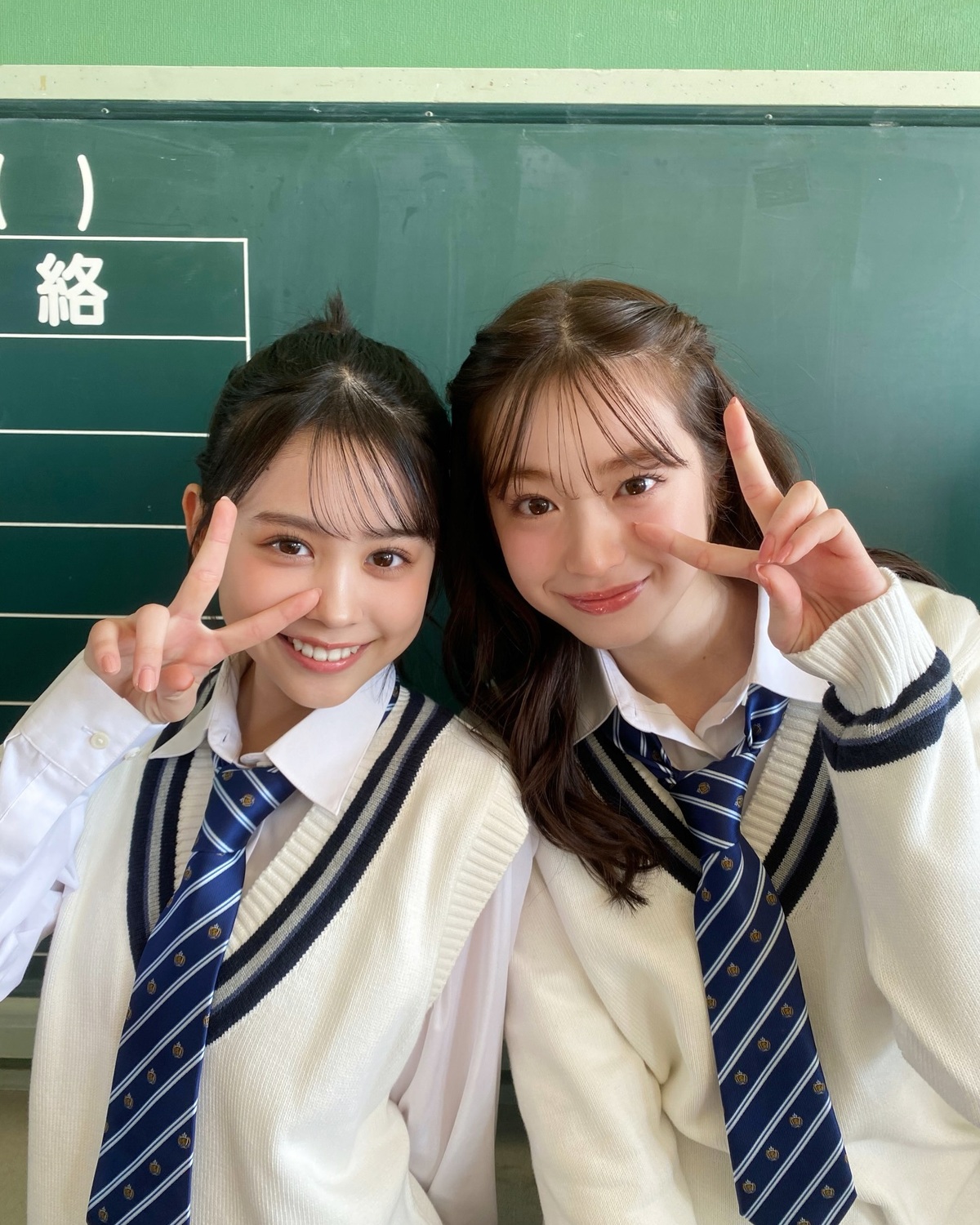 発売中の春号はもうGetした？👀📖表紙は9人のST㋲が目印だよ👭🏻💕✨ぜひ売り切れる前にゲットしてね〜💨#Seventeen春号 #ST春号 #葛西杏也菜 #梶原叶渚 #河村ここあ