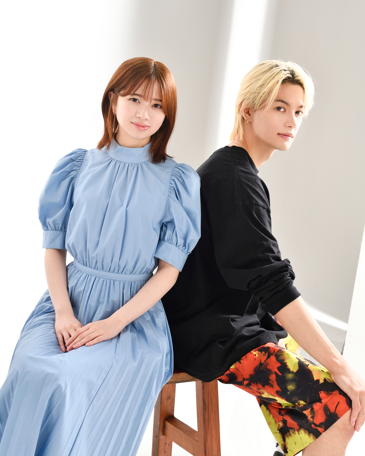 【チェキプレあり】ドラマ『ESCAPE』で共演！ 桜田ひより＆佐野勇斗〈逃亡〉する2人のスペシャルTALK