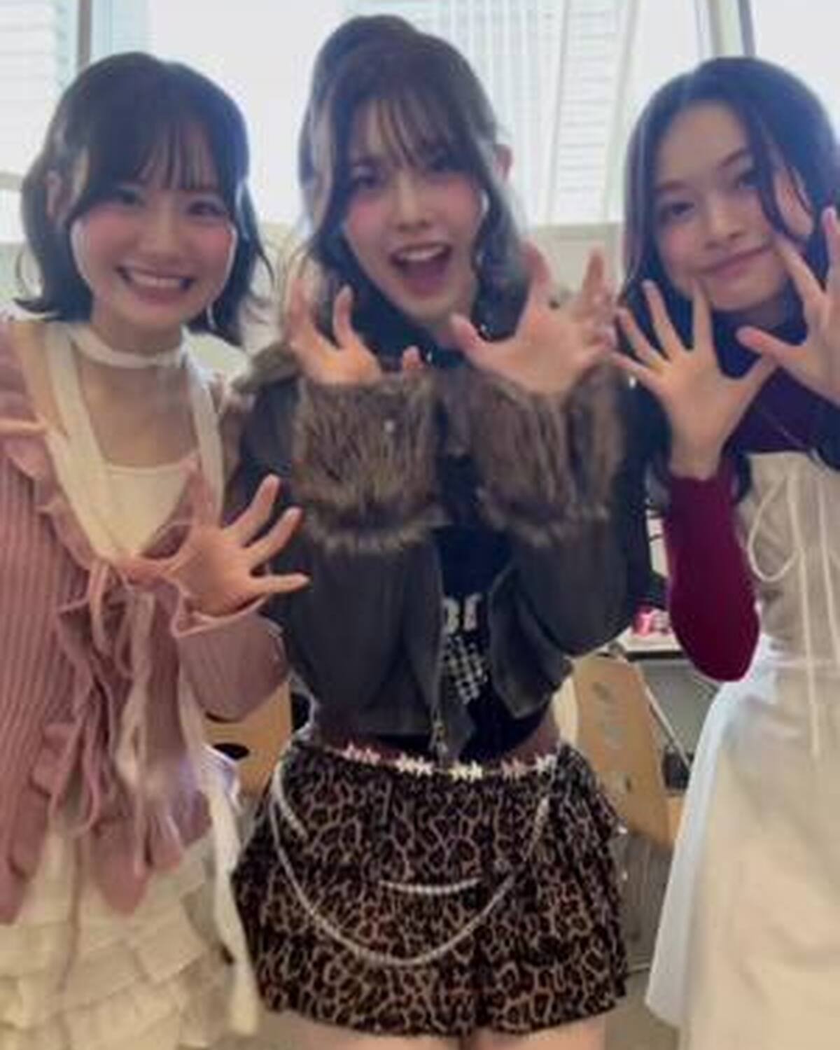 るきはんるい👭🏻💓 ガルアワ楽しかった〜˖ . ݁𝜗𝜚. ݁₊ #月島琉衣 #関谷瑠紀 #石川花 #ガルアワ #GirlsAward2025aw