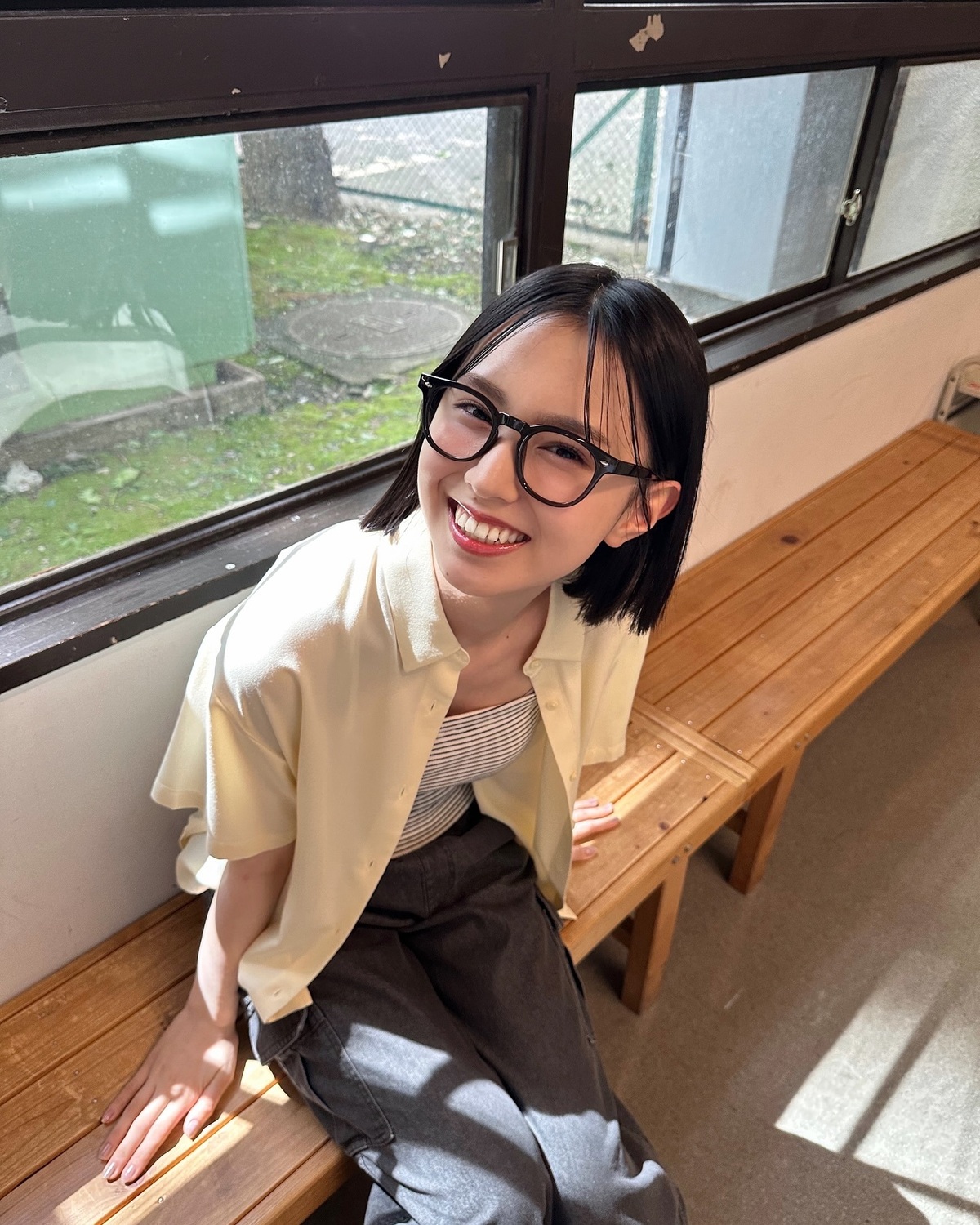 ハッピーオーラ全開💫な、もんちゃんのオフショット📸黒縁のメガネが似合いすぎ🥸💛キラキラもんちゃんスマイルに癒されて🥰🪄#Seventeen #セブンティーン #ST夏号 #雑誌 #ファッション雑誌 #
