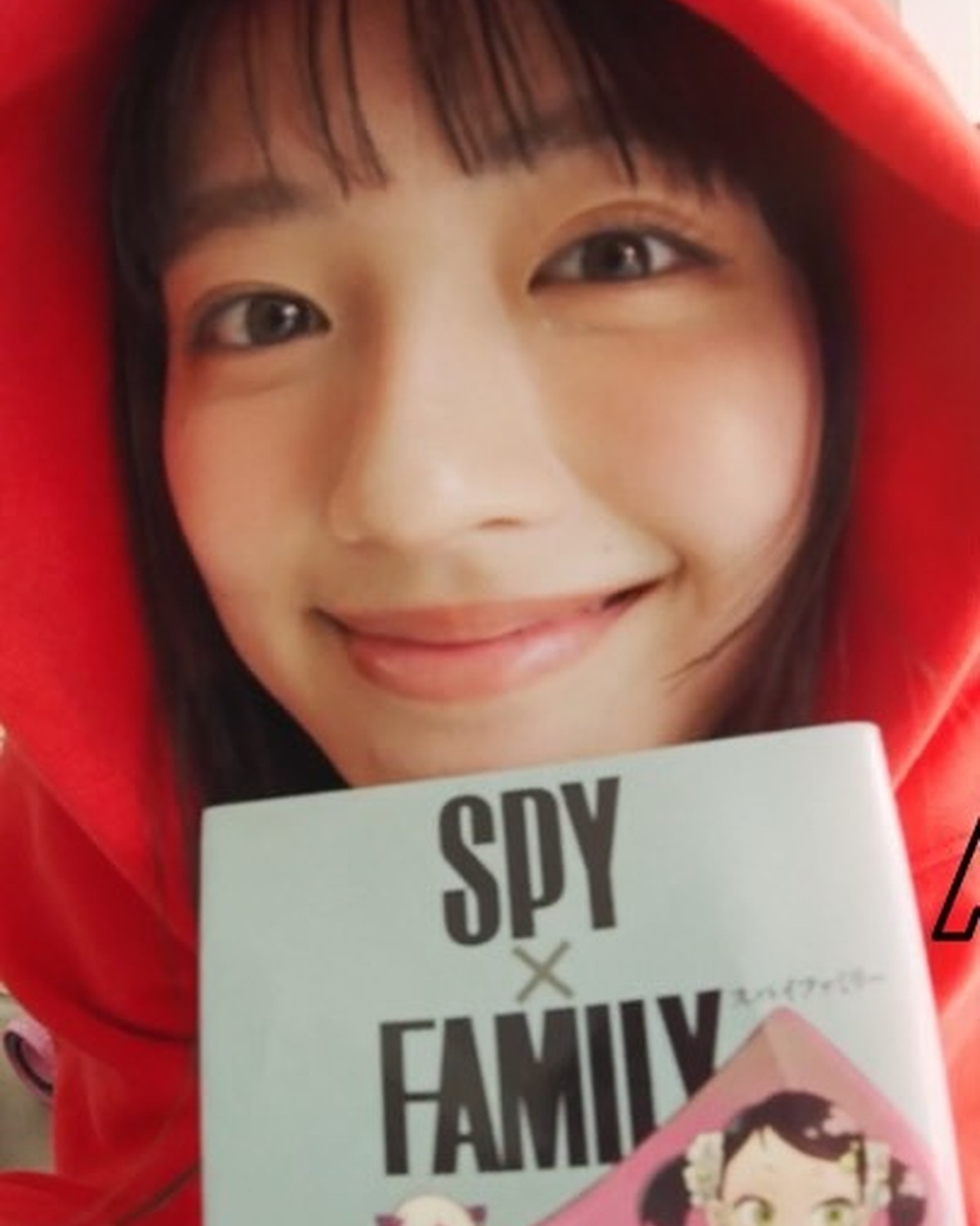 ❤️Hello September🤎今月のカバーガールは、Seventeen秋号でソロで初表紙を飾るじゅったんこと #上坂樹里 🐰🎧🎶赤いパーカ姿がかわいすぎる❣️秋号の大特集が「ときめき♡ JK推し