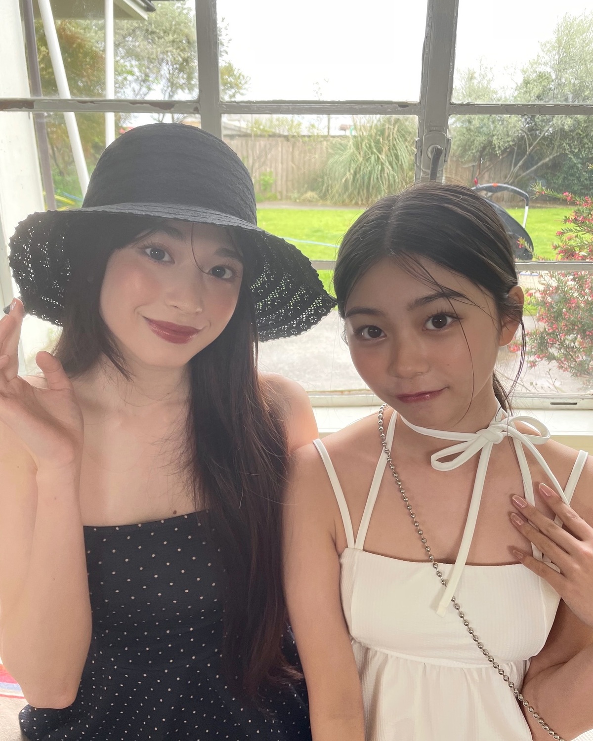 あやな＆あい👭🏻🤍🖤楽しかった夏もおわりに近づいてるよね🥲🌴今年の夏はみんなにとってどんな夏だった？🌻#Seventeen #セブンティーン #ST夏号 #ファッション雑誌 #水着コーデ #夏コーデ