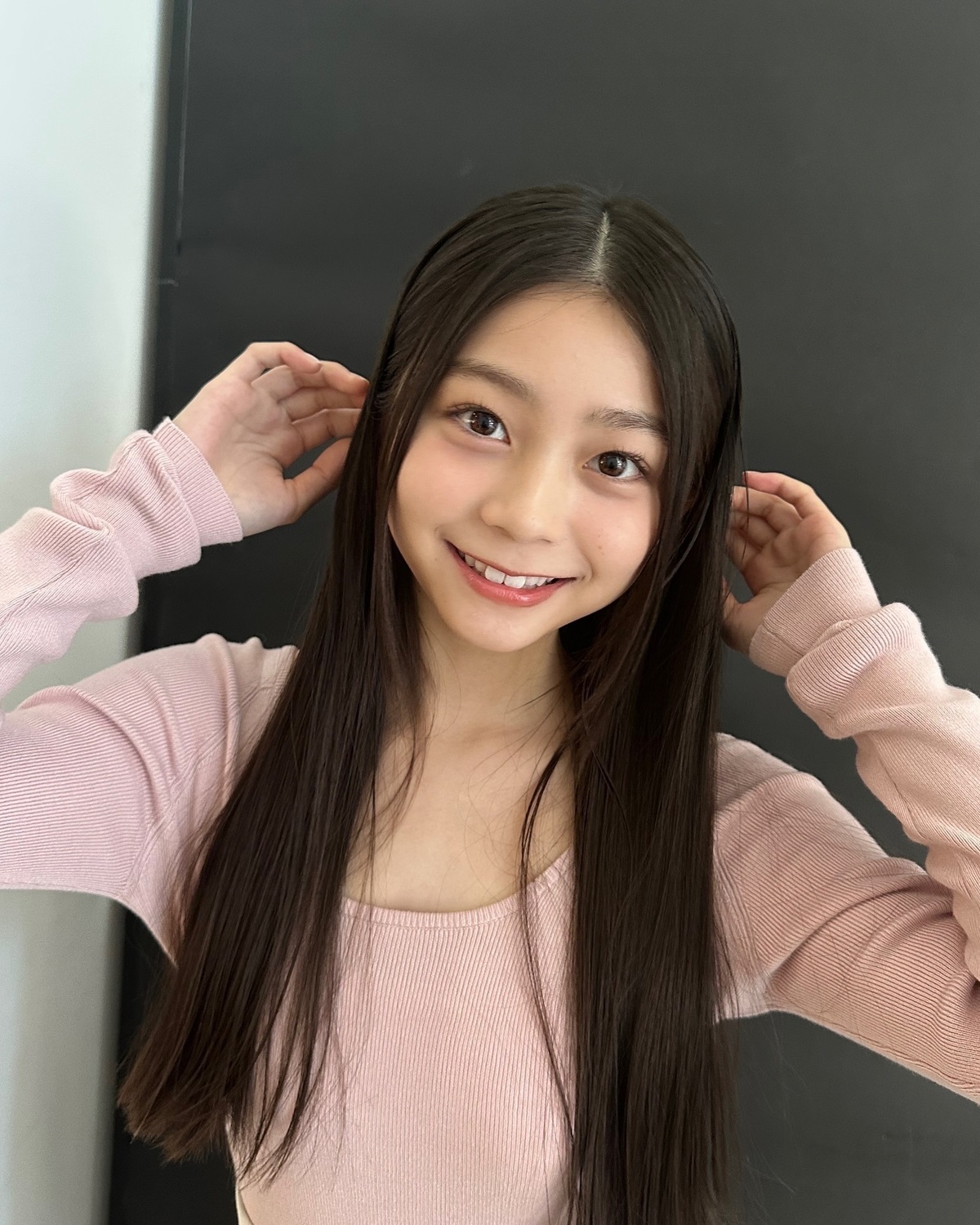 いつかのあいにゃん👼🏻🪽🤍#Seventeen #セブンティーン #ST #stモデル #雑誌 #ファッション雑誌 #稲光亜依 #ハートポーズ #美少女 #あいちゃん #可愛い女の子 #モデル #オフ