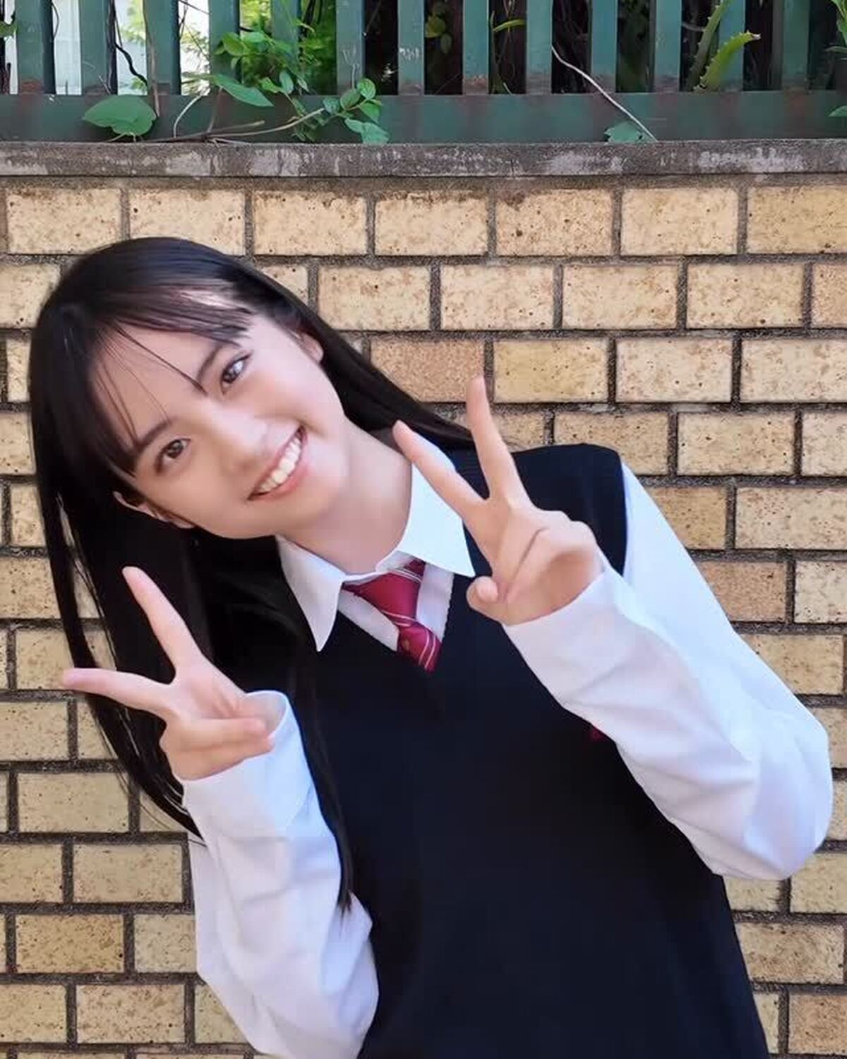 ゆうちゃんの撮影風景🆙🎥天使すぎる笑顔に癒されて👼🏻🍃制服はネクタイ派？👔りぼん派？🎀#Seventeen #セブンティーン #Seventeen秋号 #ST秋号 #STモデル #可愛い女の子 #竹下