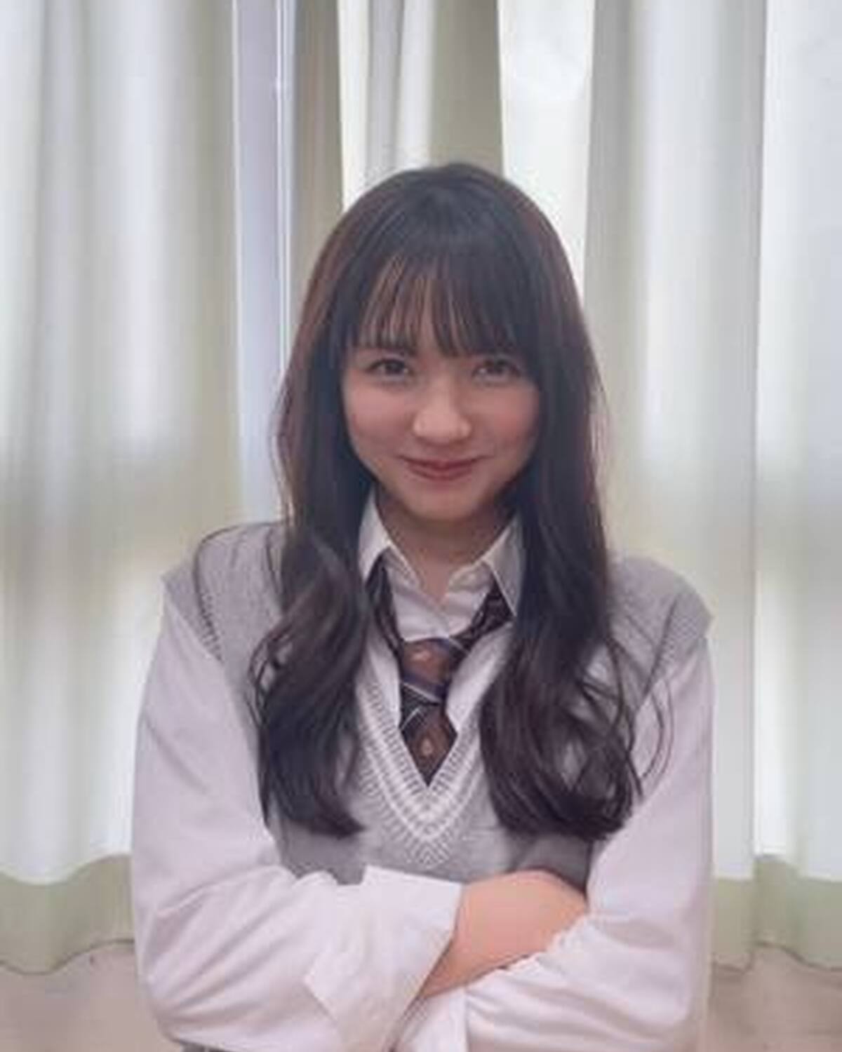 いつかのここあ先輩。💗別バージョンもありました🥹👏🏻 このあと見ていたあんちゃんに、前に投稿した廊下バージョンで撮ってもらったよ🤣 @河村ここあ  #Seventeen #セブンティーン #ST #雑