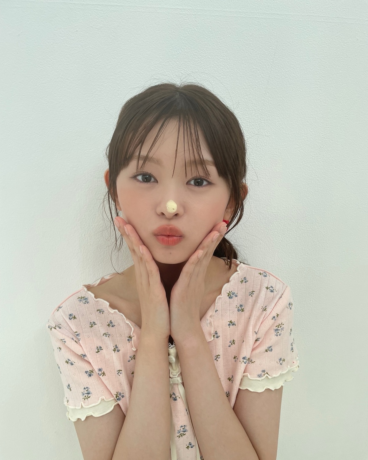 あざと木音👼🏻🪽🤍鼻に洗顔ホイップをつけた姿がキュートすぎる🥹🤍発売中の秋号では木音の普段の食生活なども教えてくれたよ🍽️めちゃめちゃ参考になるから、ぜひチェックしてみてね📖✨#Seventeen #