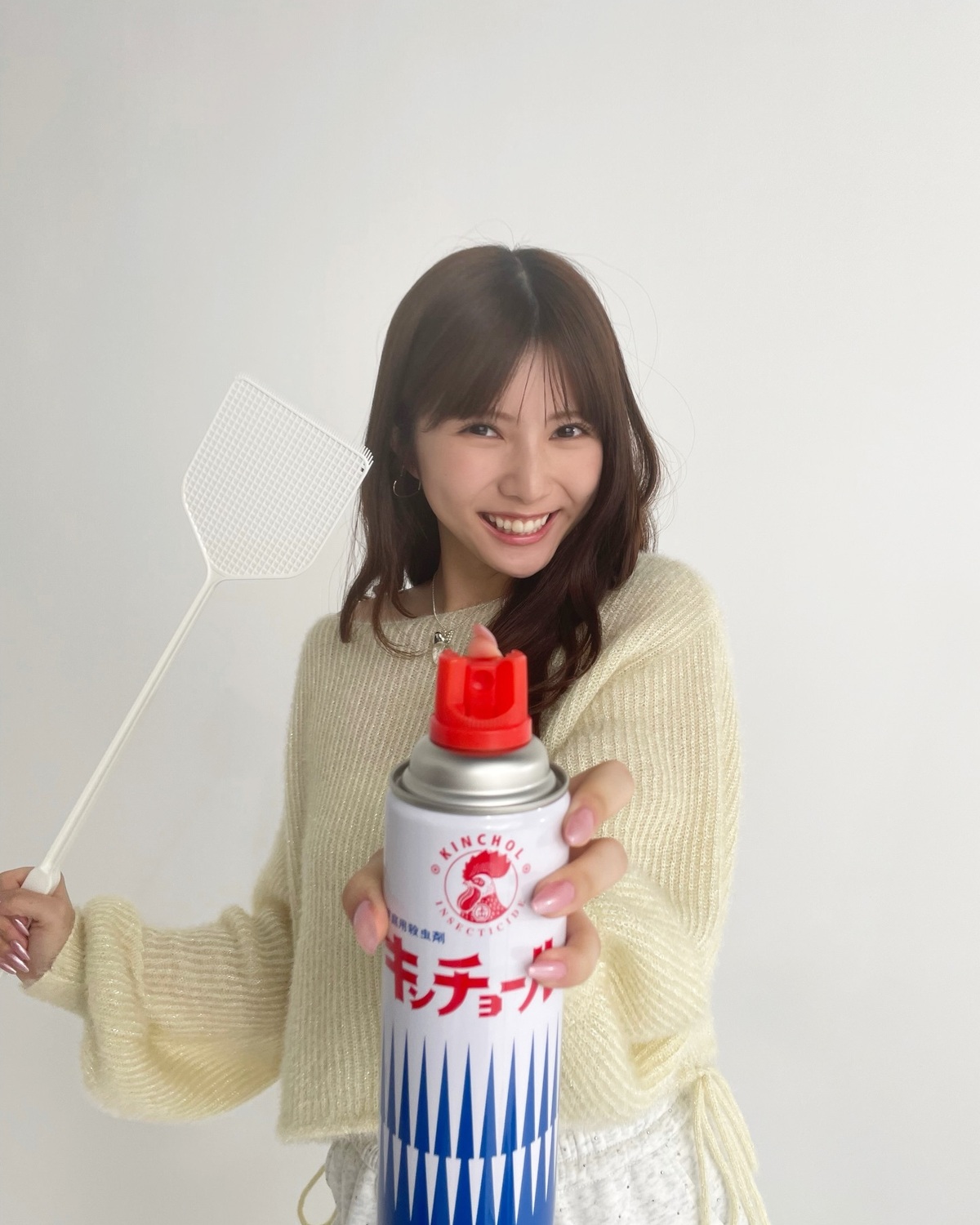 今日は快空の少しおもしろなオフショ🤣🤍💙なぜキンチョールを持っているのか…🥹理由は春号で📖#髙橋快空 #キンチョール #Seventeen春号 #可愛い女の子 #オフショット