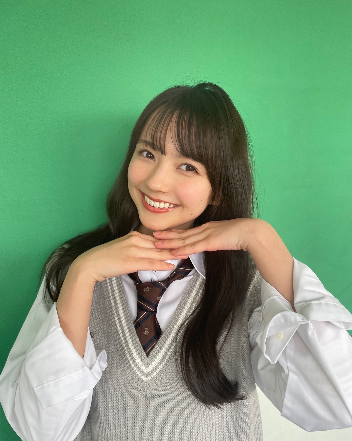 みんな大好き、ここあ先輩👼🏻💕憧れの先輩をイメージした決めポーズです😎✨#Seventeen #セブンティーン #ST #雑誌 #ファッション雑誌 #河村ここあ #jk #ljk #学校 #学校ヘア 