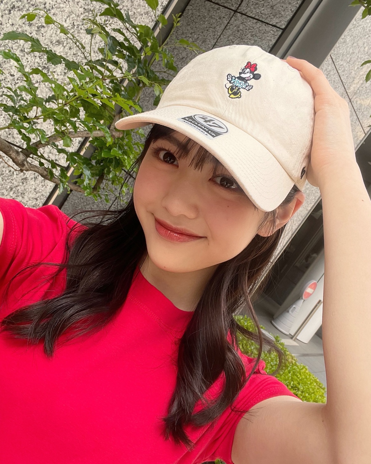 はなのんのんのセルフィー📸❤️さすがトマト愛が強い花埜🥺推しTシャツも赤をチョイス🍅似合ってて可愛いよね〜🥰⊹₊⟡⋆˚⊹—————————⊹₊⟡⋆˚⊹Seventeen夏号発売中📖🌴STモデルのオフシ