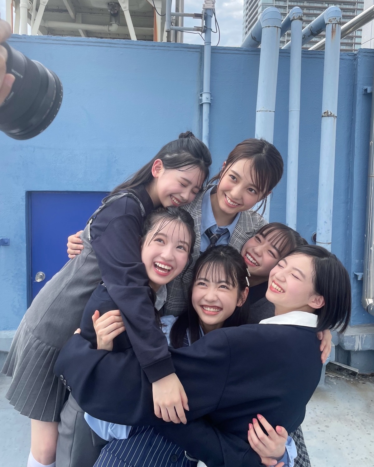 みんな〜♡今月のカバームービーはもうチェックしてくれた？🥺🎥ミスセブンティーン2025の6人が初登場してるよ🌈撮影時期は9月！まだまだ暑い日が続いてたから、長袖やセーターを着ての撮影は思ったよりも体力