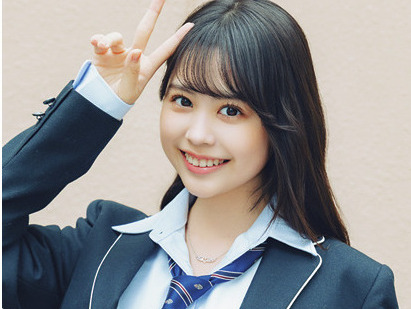 【学年別おすすめ制服コーデ】高2モデル・梶原叶渚がちょいギャルアレンジのやり方を実演！