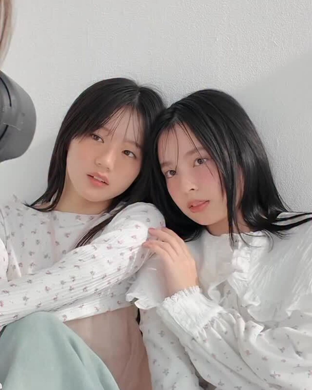 るなまう👩🏻‍❤️‍👩🏻🫧思わずうっとりしちゃう撮影風景🎥⊹₊⟡⋆˚⊹—————————⊹₊⟡⋆˚⊹STモデルのオフショットがもっとみたいコは@seventeenjp_mag をフォローしてね💞インス
