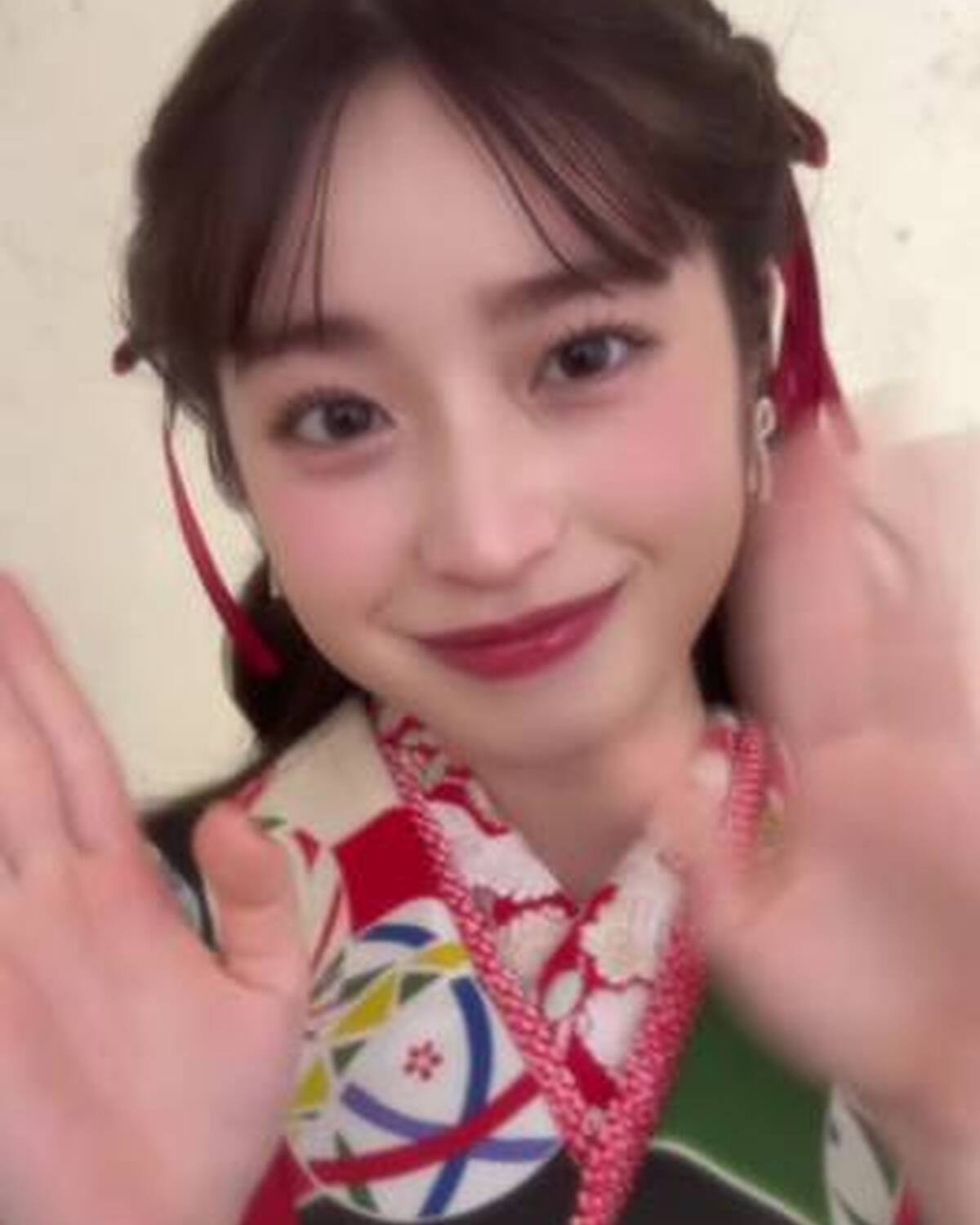 晴れ着で恋風踊ってみた🫧🍃 みんな先週はじまったテグ編も見てる？👀💓 @葛西杏也菜  #葛西杏也菜 #今日好き #振袖 #振袖ヘア #高校生　