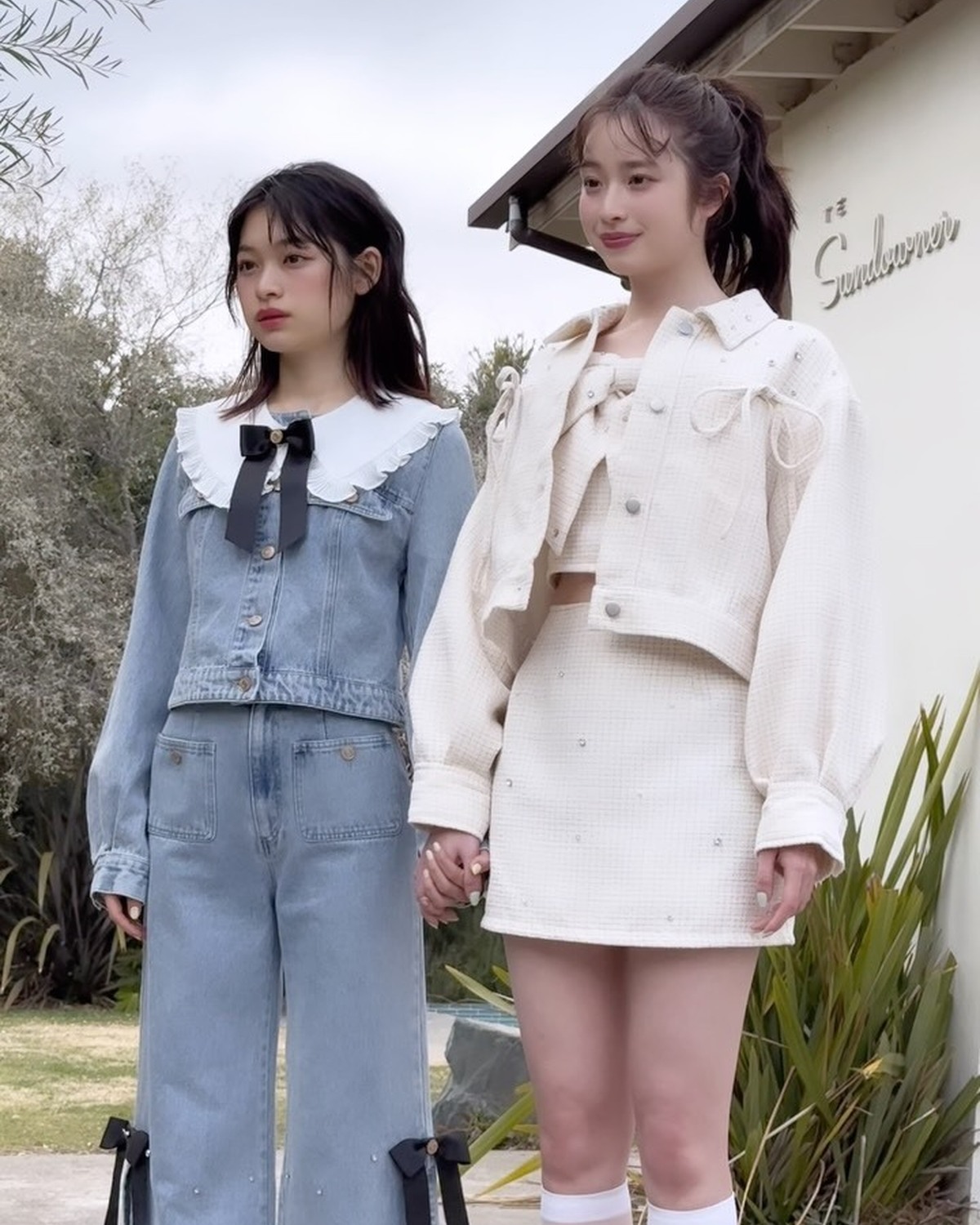 るいとあやなの撮影風景🎥🤍🍃それぞれ着てるセットアップが似合ってて可愛すぎ🎶⊹₊⟡⋆˚⊹—————————⊹₊⟡⋆˚⊹STモデルのオフショットがもっとみたいコは@seventeenjp_mag をフォ