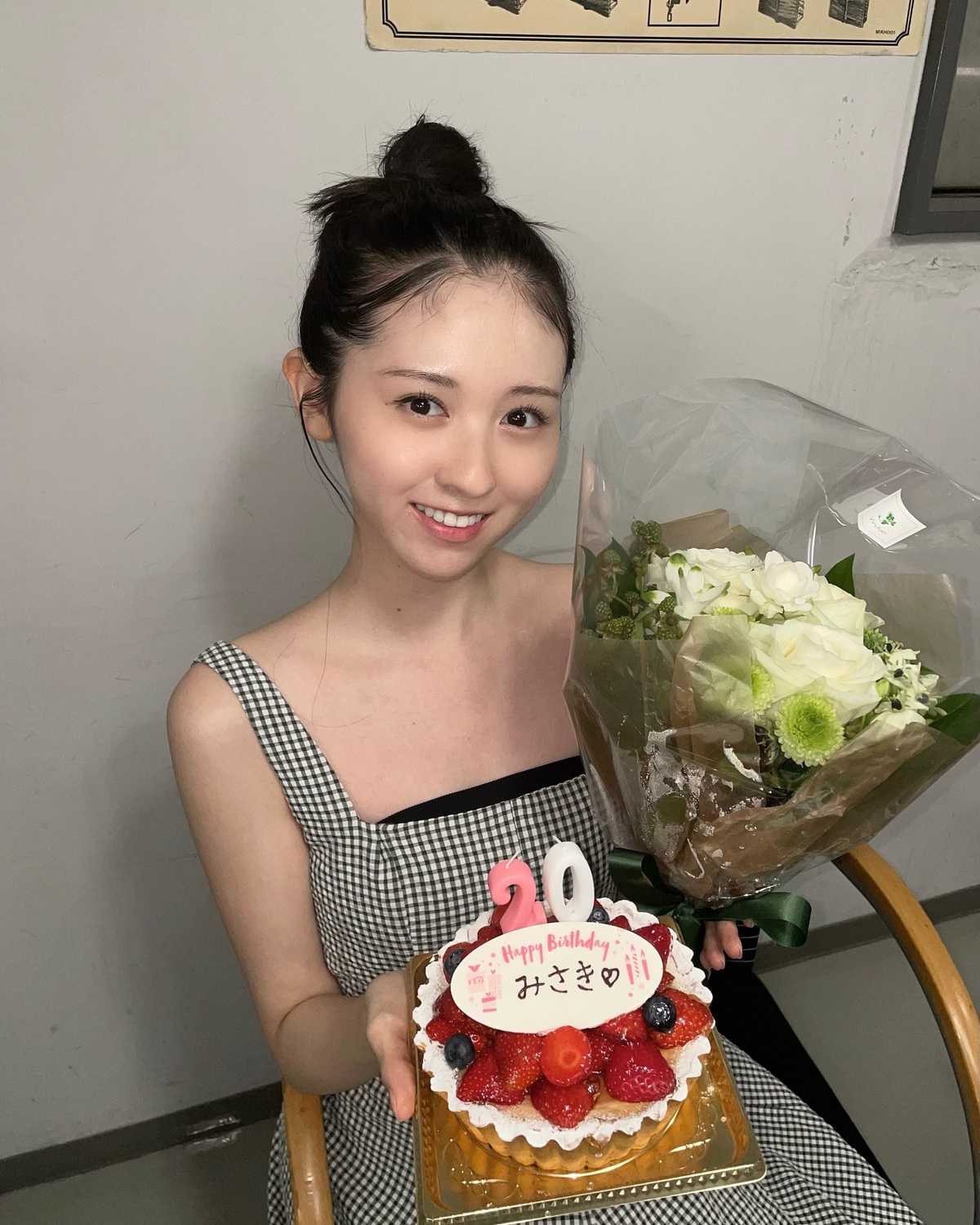 ⋆˙⟡ 𝐇𝐚𝐩𝐩𝐲 𝐁𝐢𝐫𝐭𝐡𝐝𝐚𝐲 𝐌𝐈𝐒𝐀𝐊𝐈 ⋆˙⟡今日7月19日は入江美沙希ちゃんのお誕生日👸🏻🎂先日、撮影後にサプライズでお祝いしたよ💐とっても喜んでくれました🎀みんなもコメントで一緒にお祝