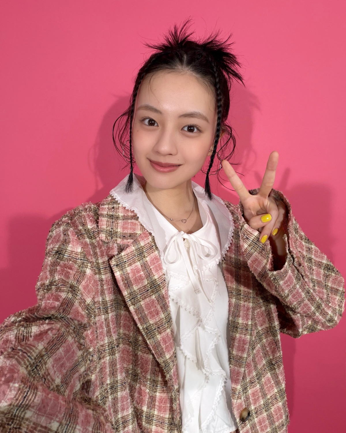 Seventeen秋号見てくれてる？👀📖表紙撮影のオフショットを🆙チェックのセットアップが似合いすぎだったじゅったん💞秋号はまだまだ発売中👌🏻ぜひGetしてね〜！！⊹₊⟡⋆˚⊹—————————⊹₊⟡