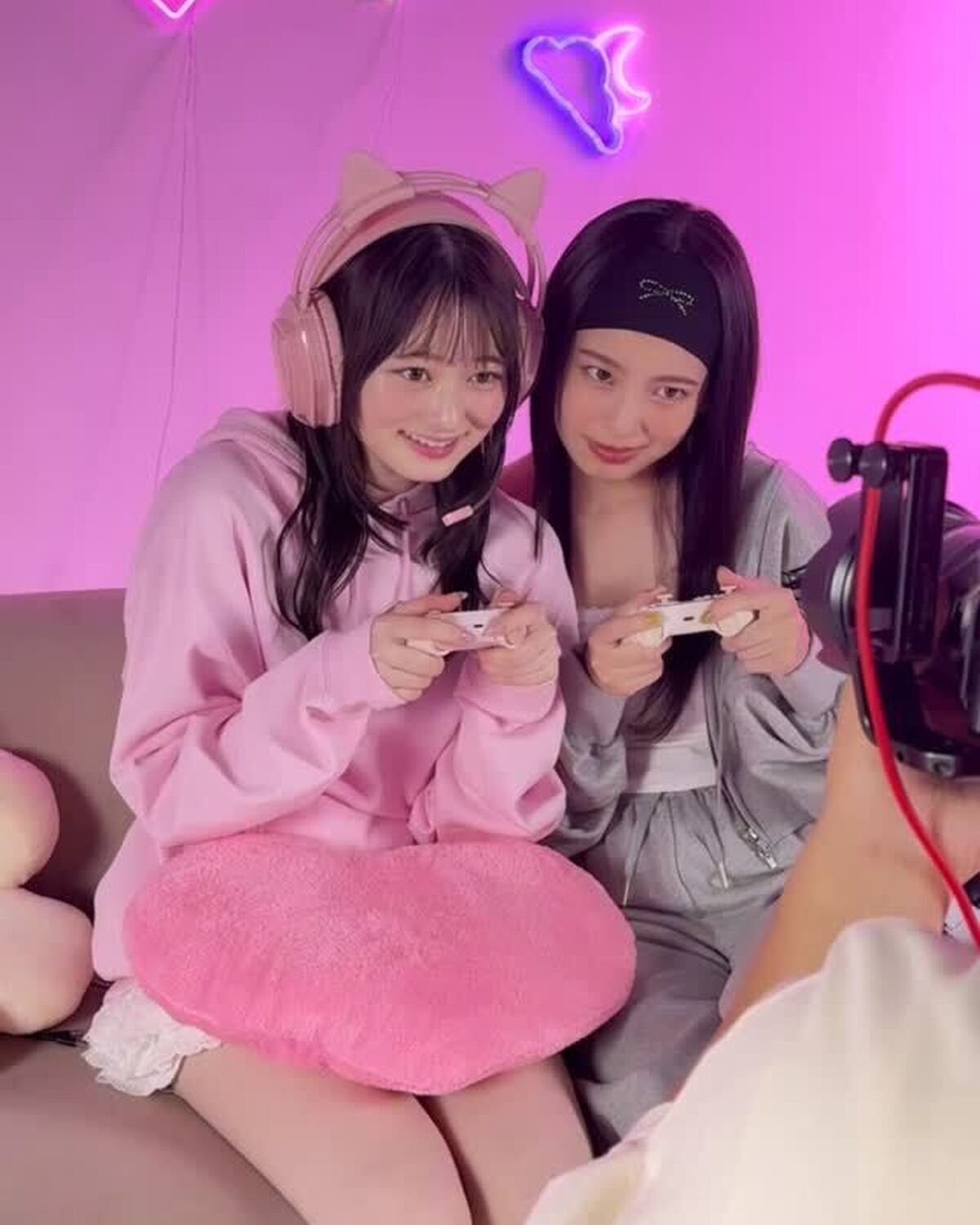 ゆなまう👩🏻‍❤️‍👩🏻💓🎮ゲーマなふたり🥺撮影の合間もゲームトーク🗣️お互い好きなゲームが同じでめっちゃ盛り上がってたよ🎶#原神 #Seventeen #セブンティーン #Seventeen秋号 #